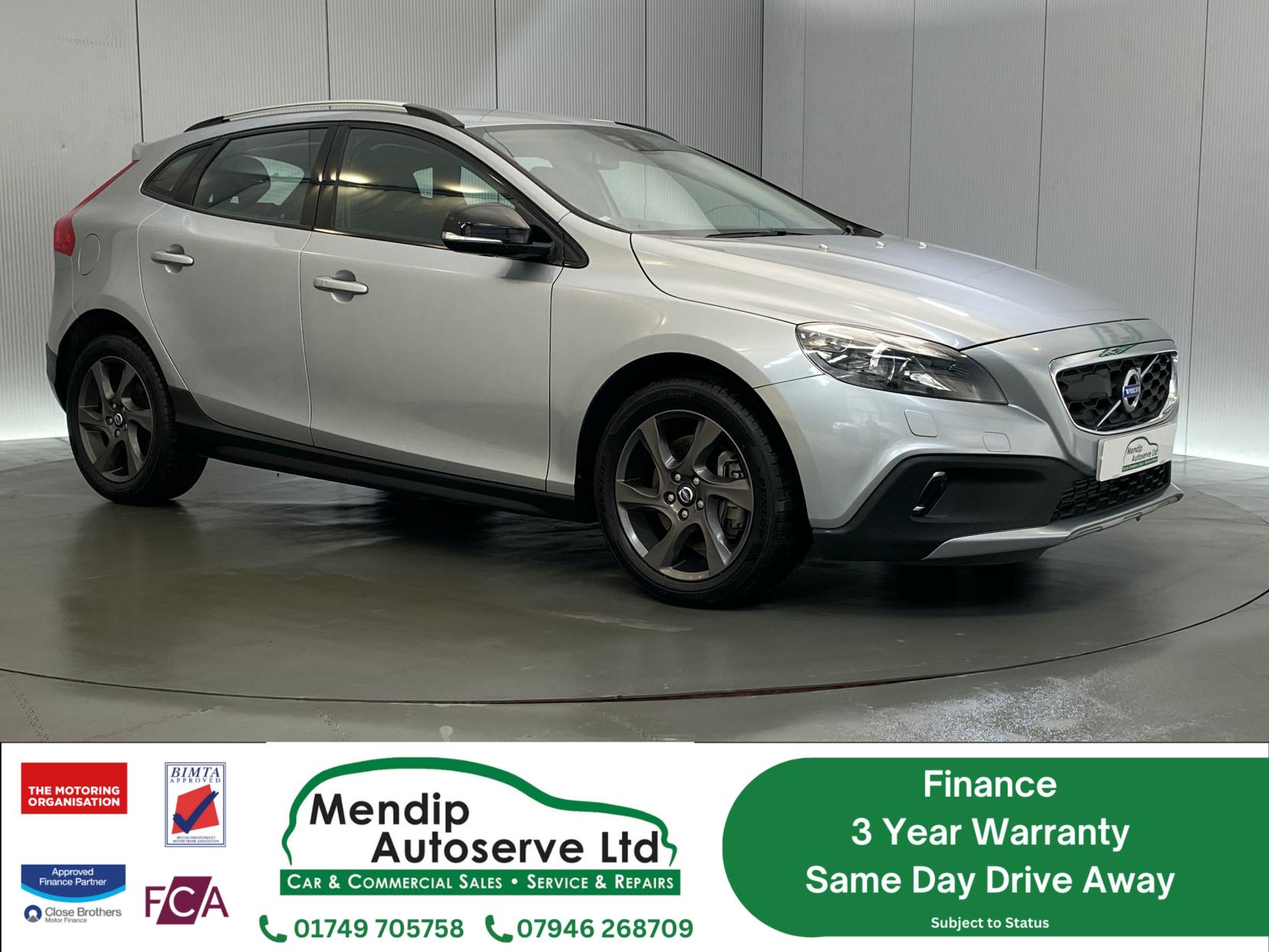 Volvo V40 Cross Country 2.0 T5 Lux Nav Hatchback 5dr Petrol Geartronic AWD Euro 6 (s/s) (245 ps)