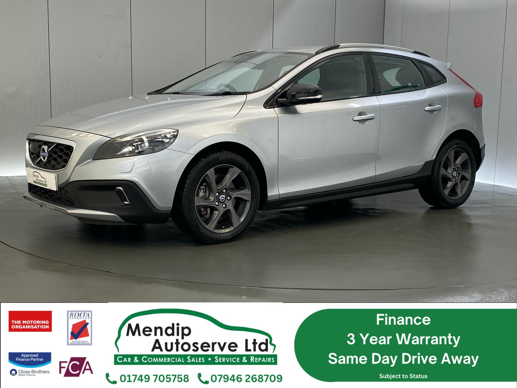 Volvo V40 Cross Country 2.0 T5 Lux Nav Hatchback 5dr Petrol Geartronic AWD Euro 6 (s/s) (245 ps)