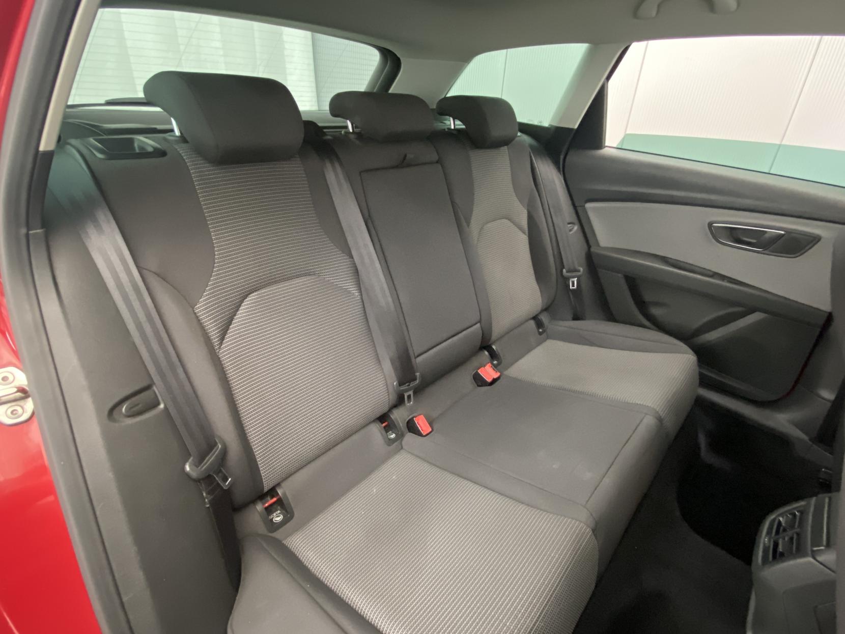 SEAT Leon 1.6 TDI SE Dynamic Technology ST 5dr Diesel Manual Euro 6 (s/s) (115 ps)