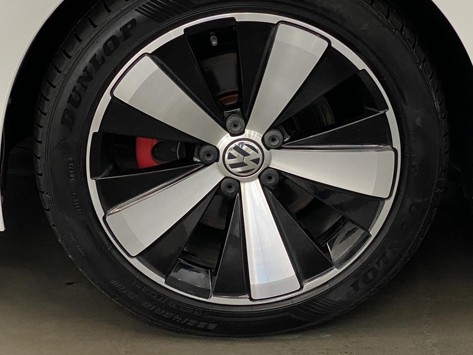 Volkswagen Beetle 2.0 TSI BlueMotion Tech Turbo Black Hatchback 3dr Petrol DSG Euro 6 (s/s) (220 ps)