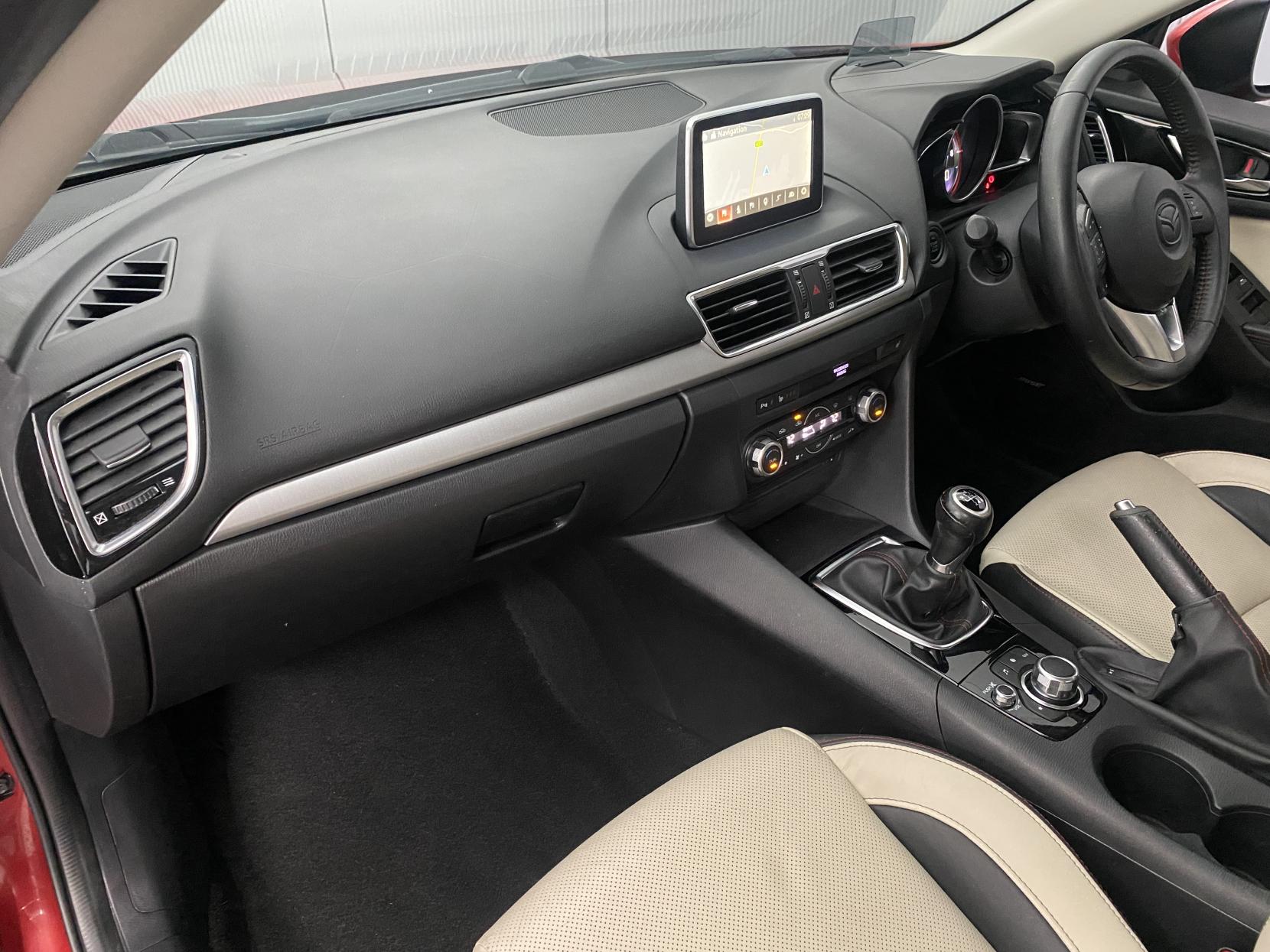 Mazda Mazda3 2.0 SKYACTIV-G Sport Nav Fastback 4dr Petrol Manual Euro 5 (s/s) (120 ps)
