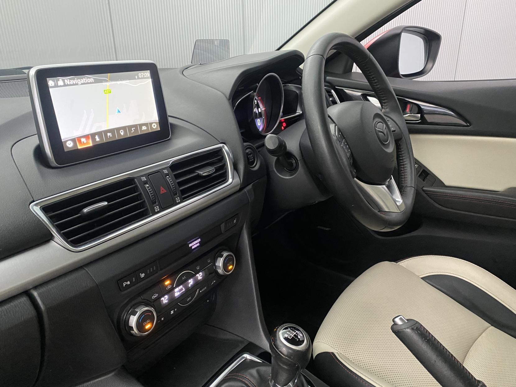 Mazda Mazda3 2.0 SKYACTIV-G Sport Nav Fastback 4dr Petrol Manual Euro 5 (s/s) (120 ps)
