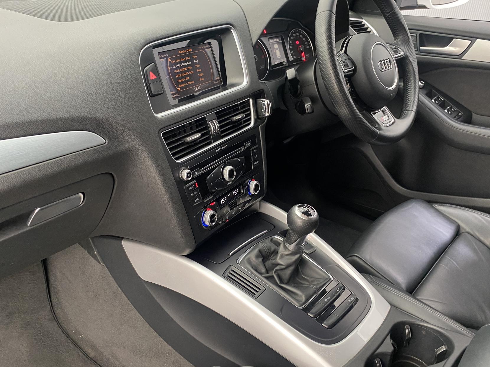 Audi Q5 2.0 TDI S line SUV 5dr Diesel Manual quattro Euro 6 (s/s) (150 ps)