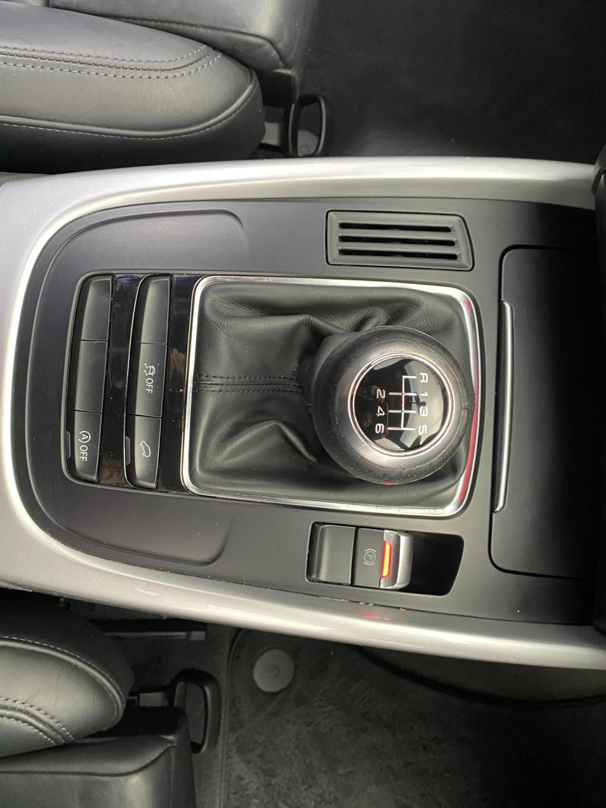 Audi Q5 2.0 TDI S line SUV 5dr Diesel Manual quattro Euro 6 (s/s) (150 ps)
