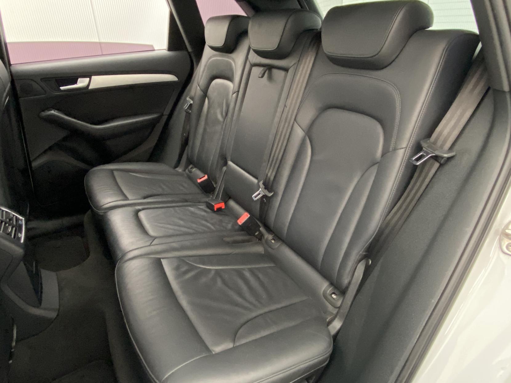 Audi Q5 2.0 TDI S line SUV 5dr Diesel Manual quattro Euro 6 (s/s) (150 ps)