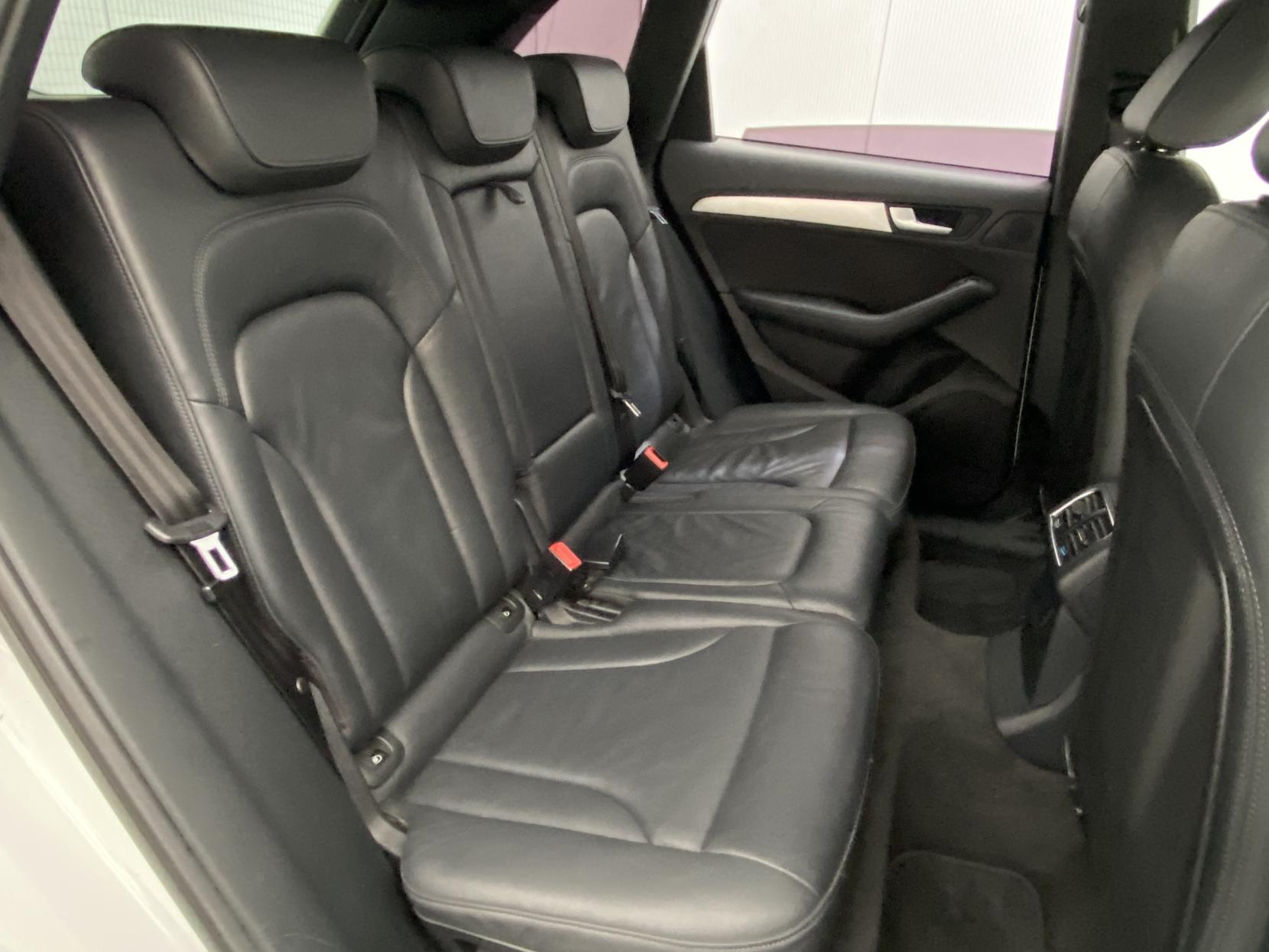 Audi Q5 2.0 TDI S line SUV 5dr Diesel Manual quattro Euro 6 (s/s) (150 ps)