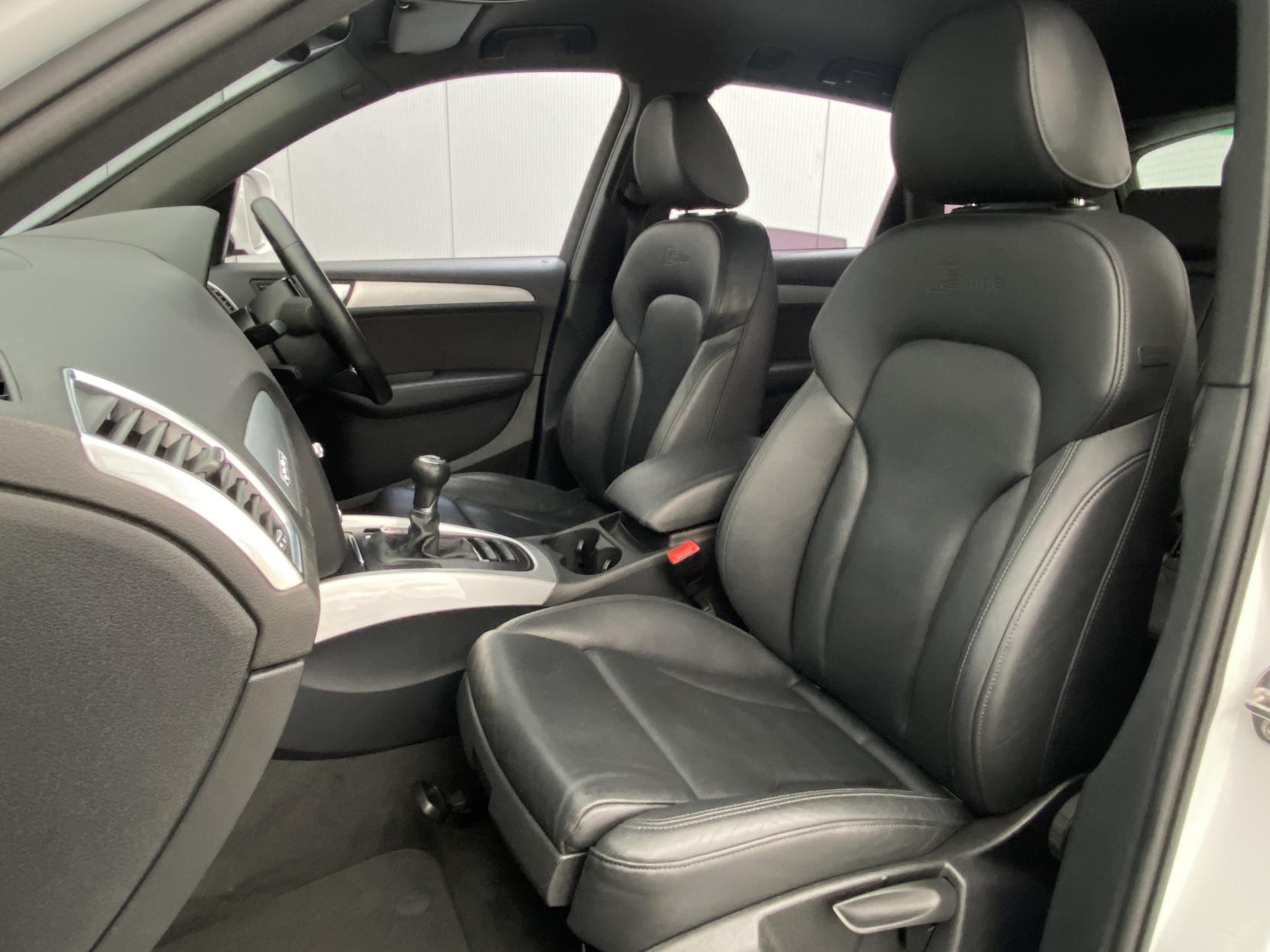 Audi Q5 2.0 TDI S line SUV 5dr Diesel Manual quattro Euro 6 (s/s) (150 ps)