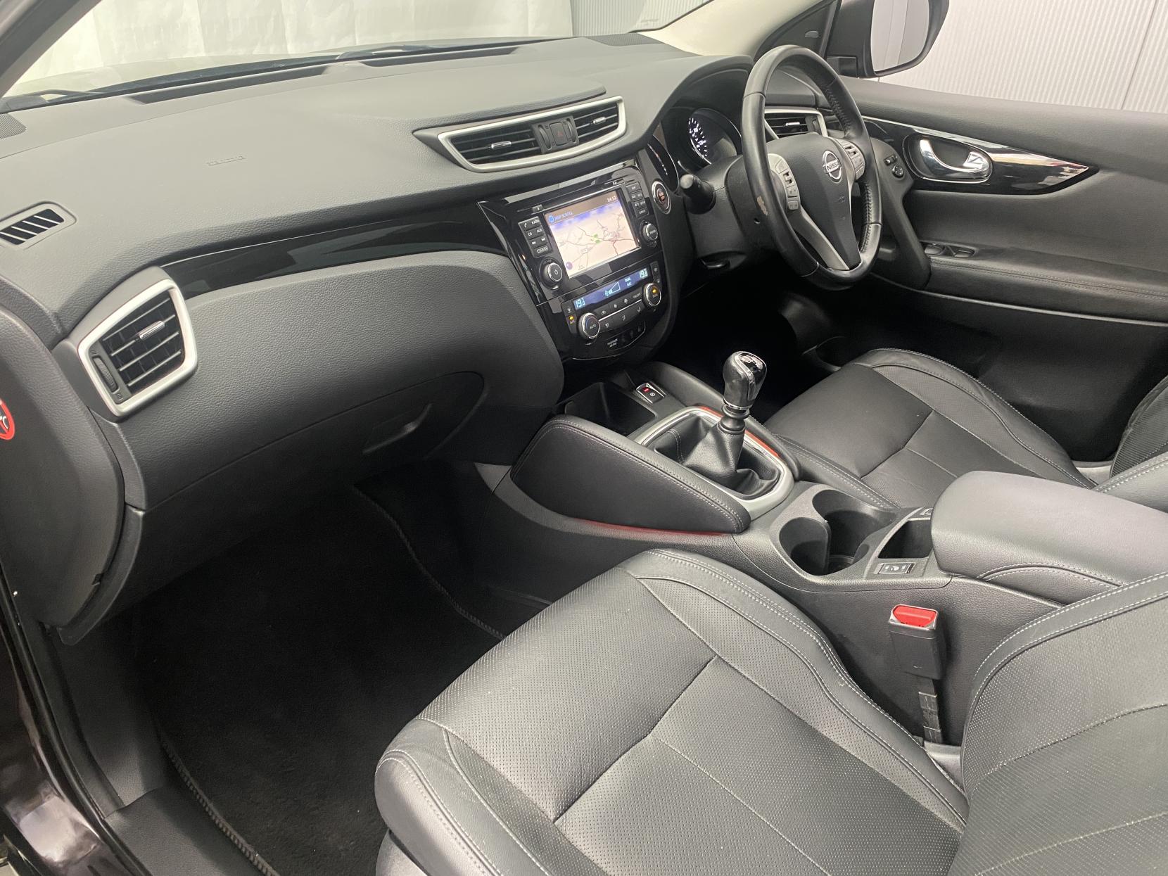 Nissan Qashqai 1.5 dCi Tekna SUV 5dr Diesel Manual 2WD Euro 6 (s/s) (110 ps)