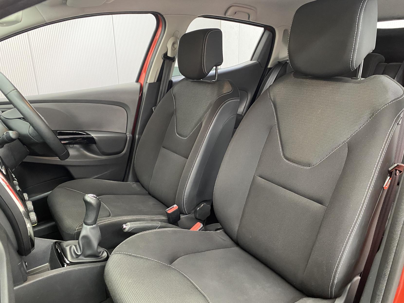 Renault Clio 0.9 TCe Dynamique MediaNav Hatchback 5dr Petrol Manual Euro 5 (s/s) (90 ps)