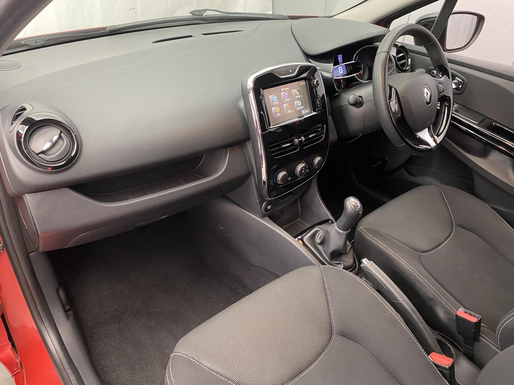 Renault Clio 0.9 TCe Dynamique MediaNav Hatchback 5dr Petrol Manual Euro 5 (s/s) (90 ps)