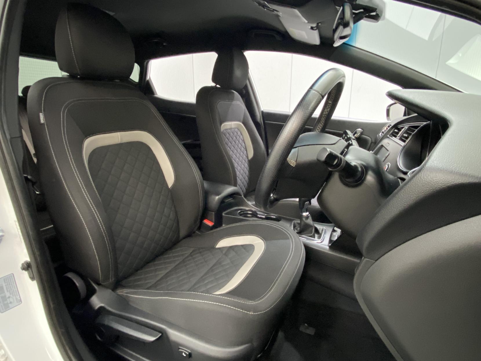 Kia Ceed 1.6 CRDi GT-Line Hatchback 5dr Diesel Manual Euro 6 (s/s) (134 bhp)