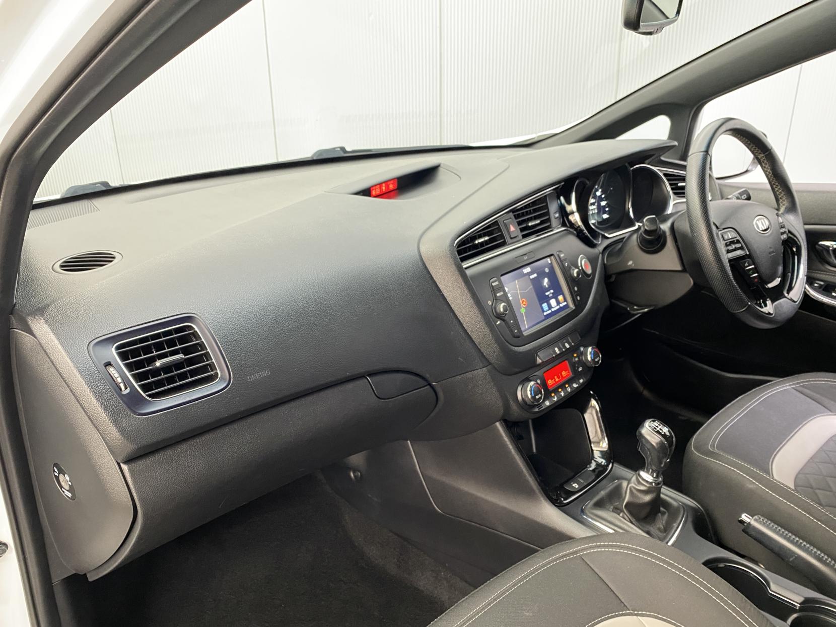 Kia Ceed 1.6 CRDi GT-Line Hatchback 5dr Diesel Manual Euro 6 (s/s) (134 bhp)
