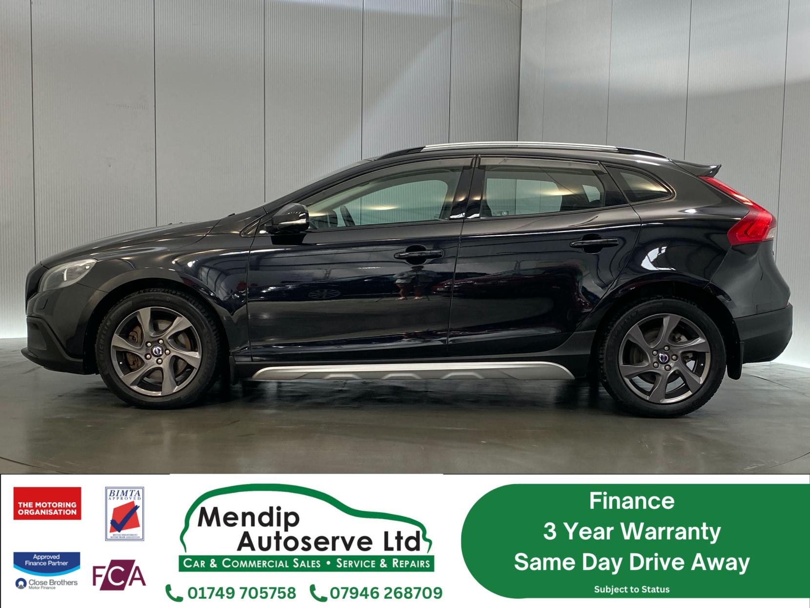 Volvo V40 Cross Country 2.0 T5 Lux Nav Hatchback 5dr Petrol Geartronic AWD Euro 6 (s/s) (245 ps)