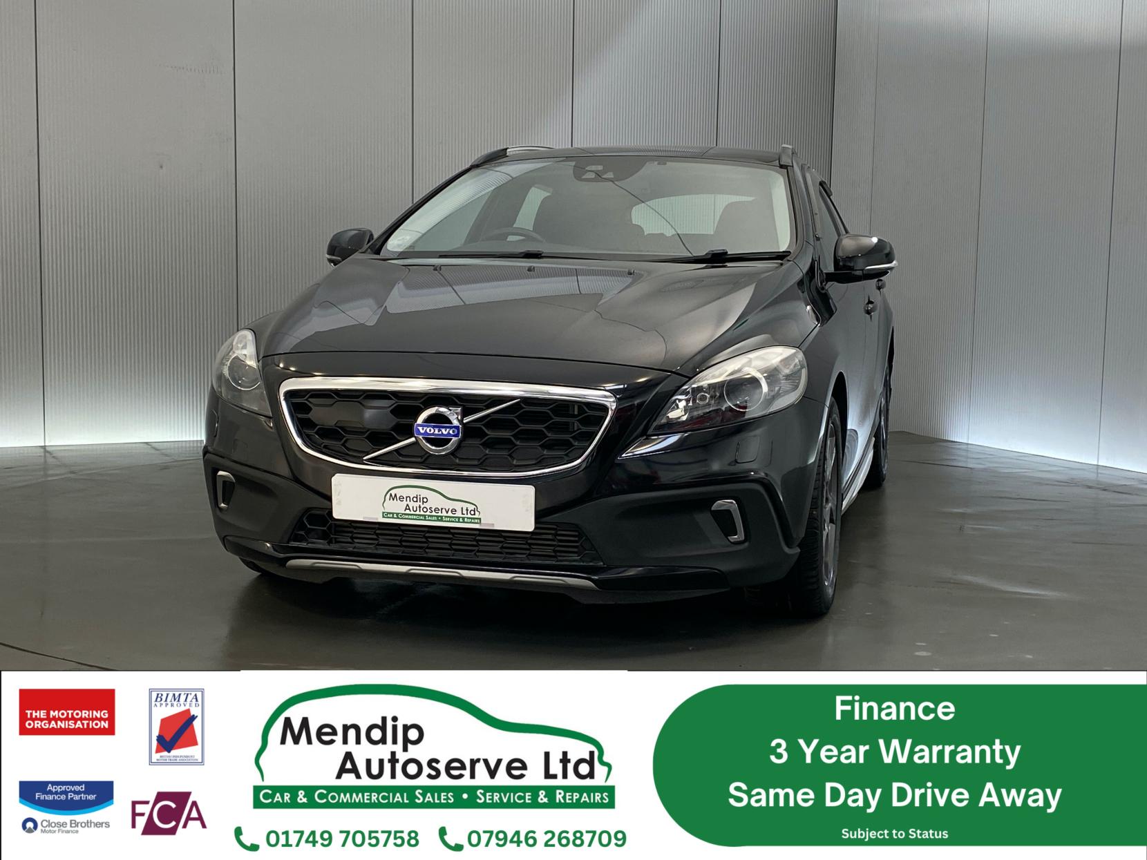 Volvo V40 Cross Country 2.0 T5 Lux Nav Hatchback 5dr Petrol Geartronic AWD Euro 6 (s/s) (245 ps)
