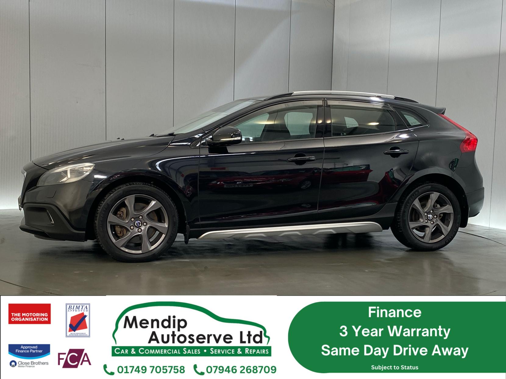 Volvo V40 Cross Country 2.0 T5 Lux Nav Hatchback 5dr Petrol Geartronic AWD Euro 6 (s/s) (245 ps)