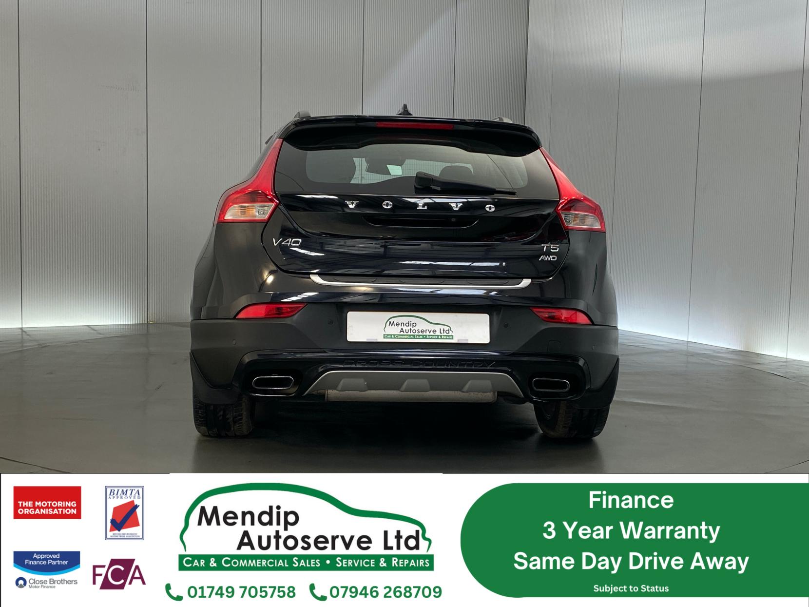 Volvo V40 Cross Country 2.0 T5 Lux Nav Hatchback 5dr Petrol Geartronic AWD Euro 6 (s/s) (245 ps)
