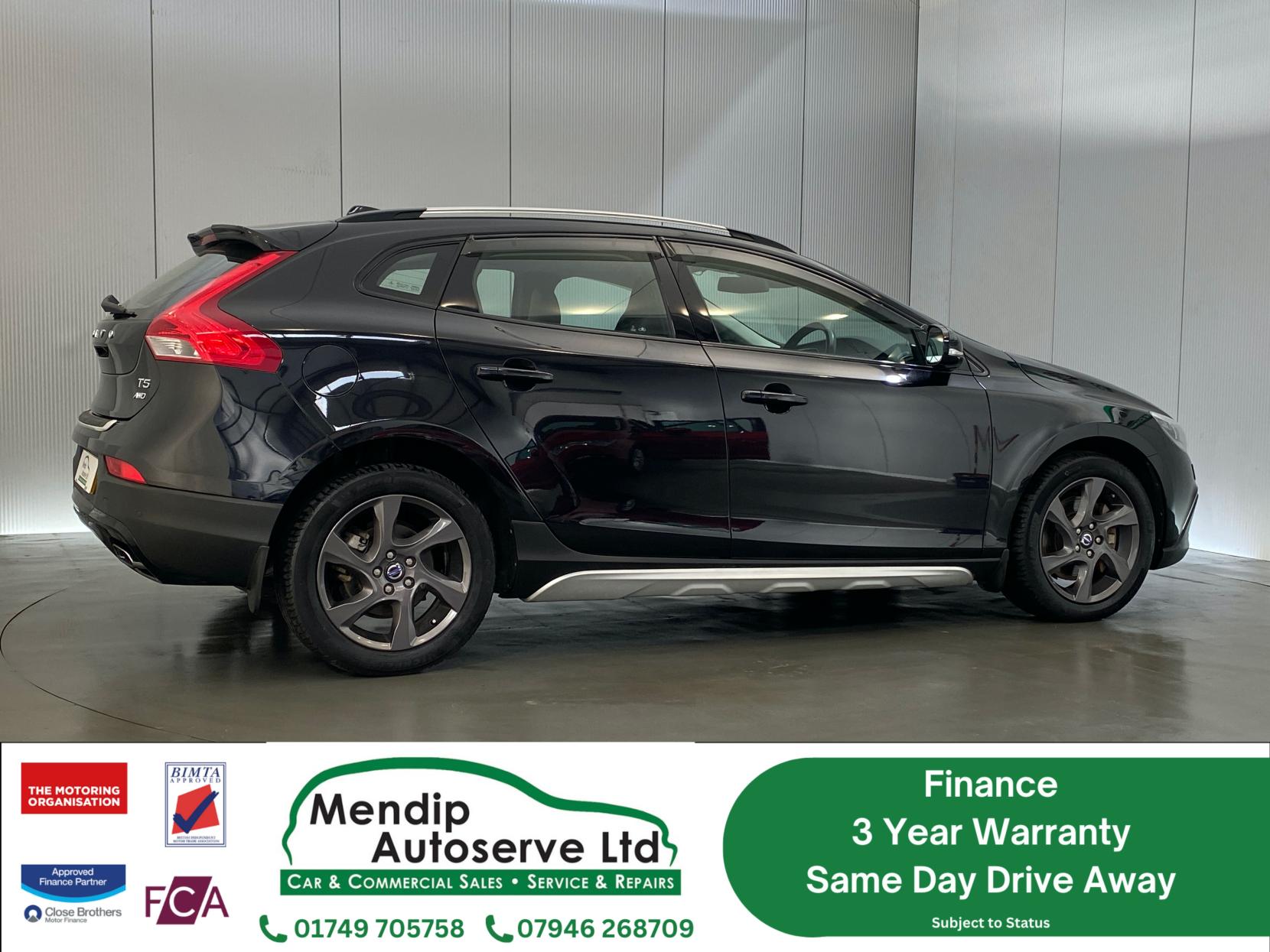 Volvo V40 Cross Country 2.0 T5 Lux Nav Hatchback 5dr Petrol Geartronic AWD Euro 6 (s/s) (245 ps)