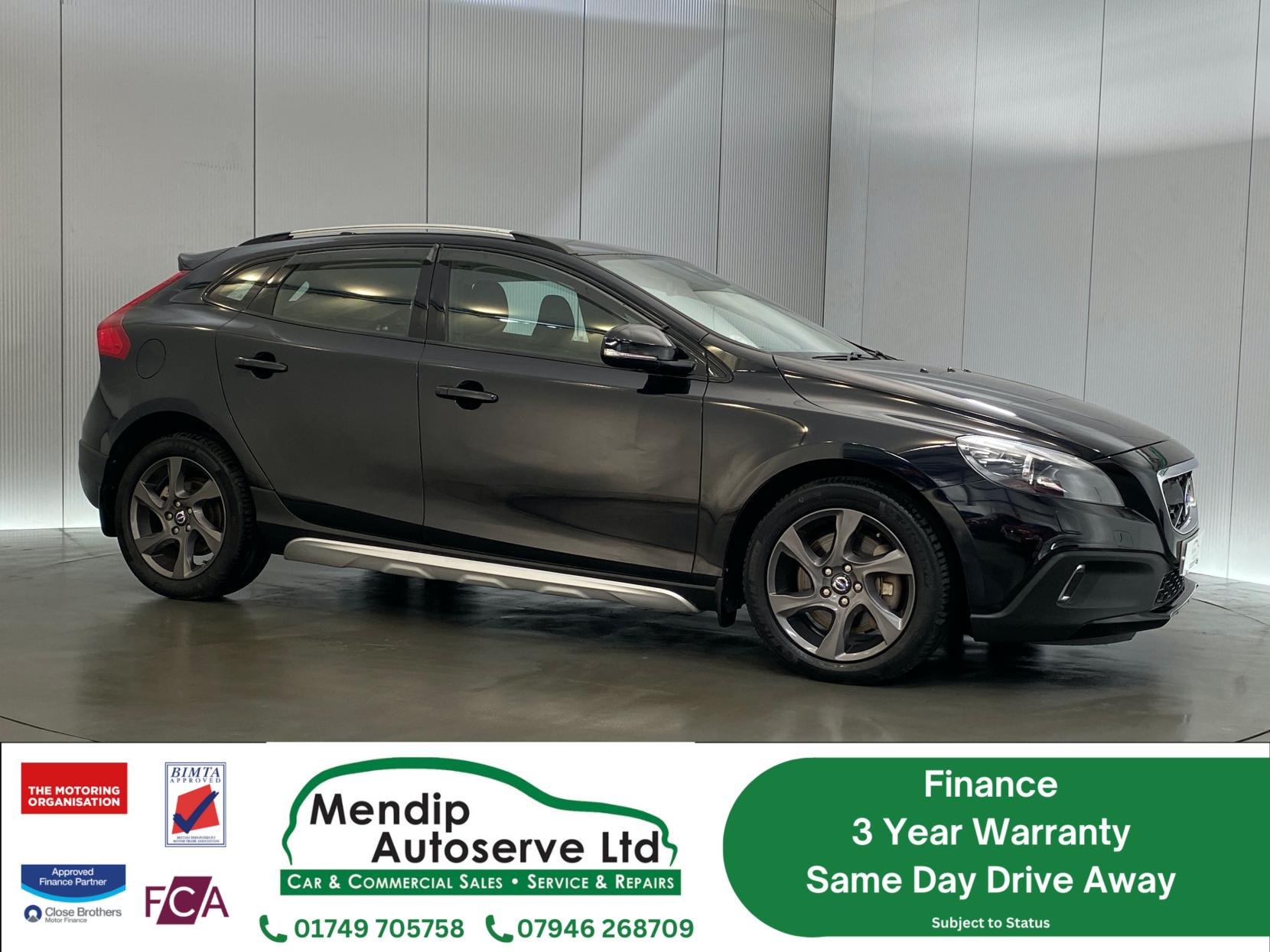 Volvo V40 Cross Country 2.0 T5 Lux Nav Hatchback 5dr Petrol Geartronic AWD Euro 6 (s/s) (245 ps)