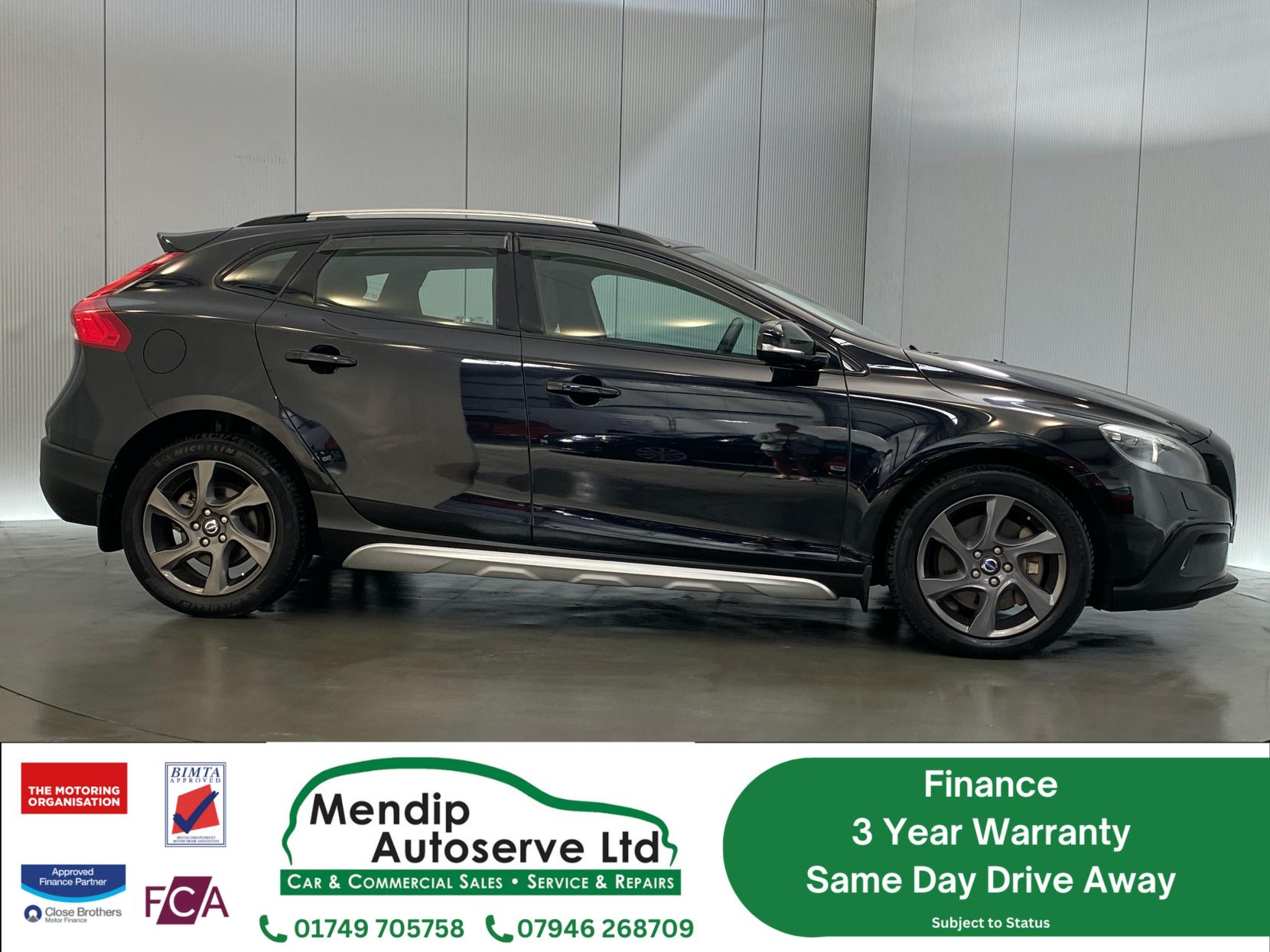 Volvo V40 Cross Country 2.0 T5 Lux Nav Hatchback 5dr Petrol Geartronic AWD Euro 6 (s/s) (245 ps)