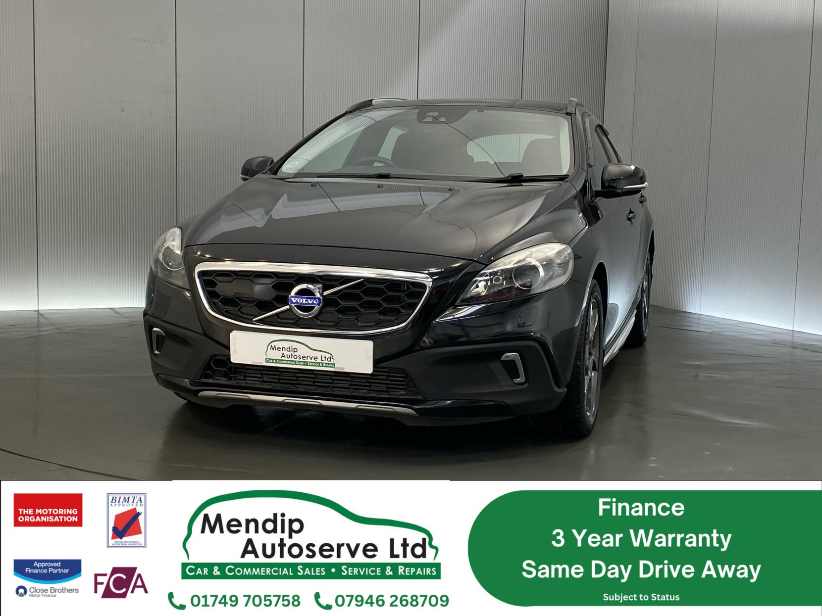 Volvo V40 Cross Country 2.0 T5 Lux Nav Hatchback 5dr Petrol Geartronic AWD Euro 6 (s/s) (245 ps)