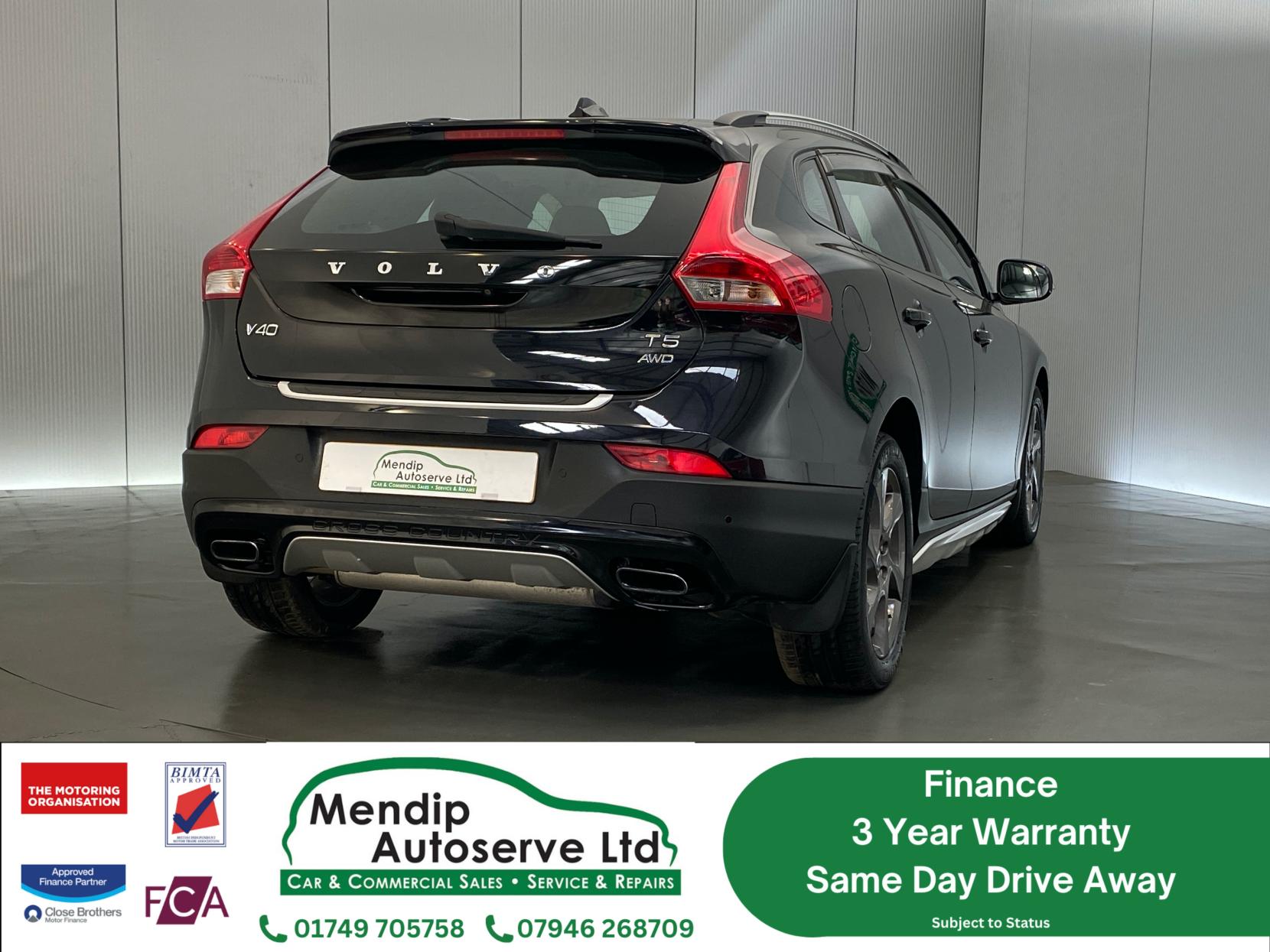 Volvo V40 Cross Country 2.0 T5 Lux Nav Hatchback 5dr Petrol Geartronic AWD Euro 6 (s/s) (245 ps)