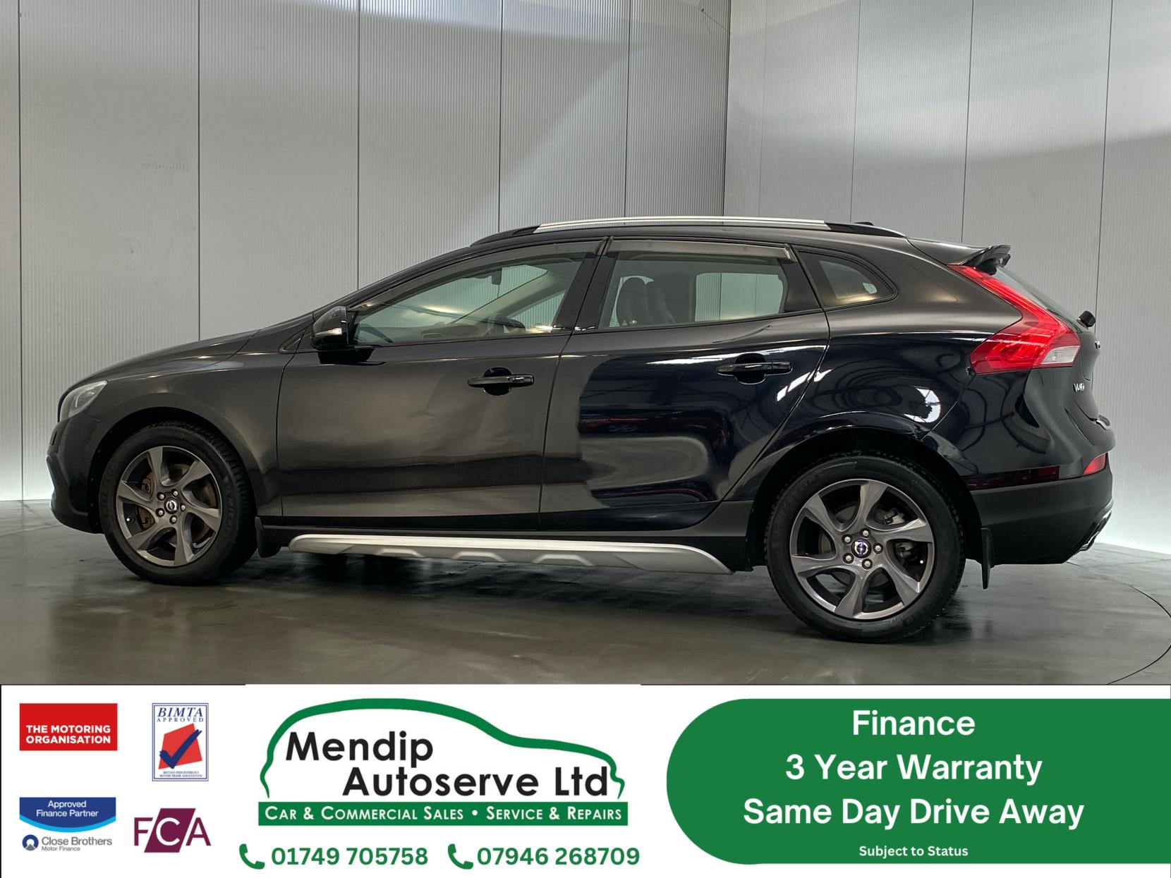 Volvo V40 Cross Country 2.0 T5 Lux Nav Hatchback 5dr Petrol Geartronic AWD Euro 6 (s/s) (245 ps)