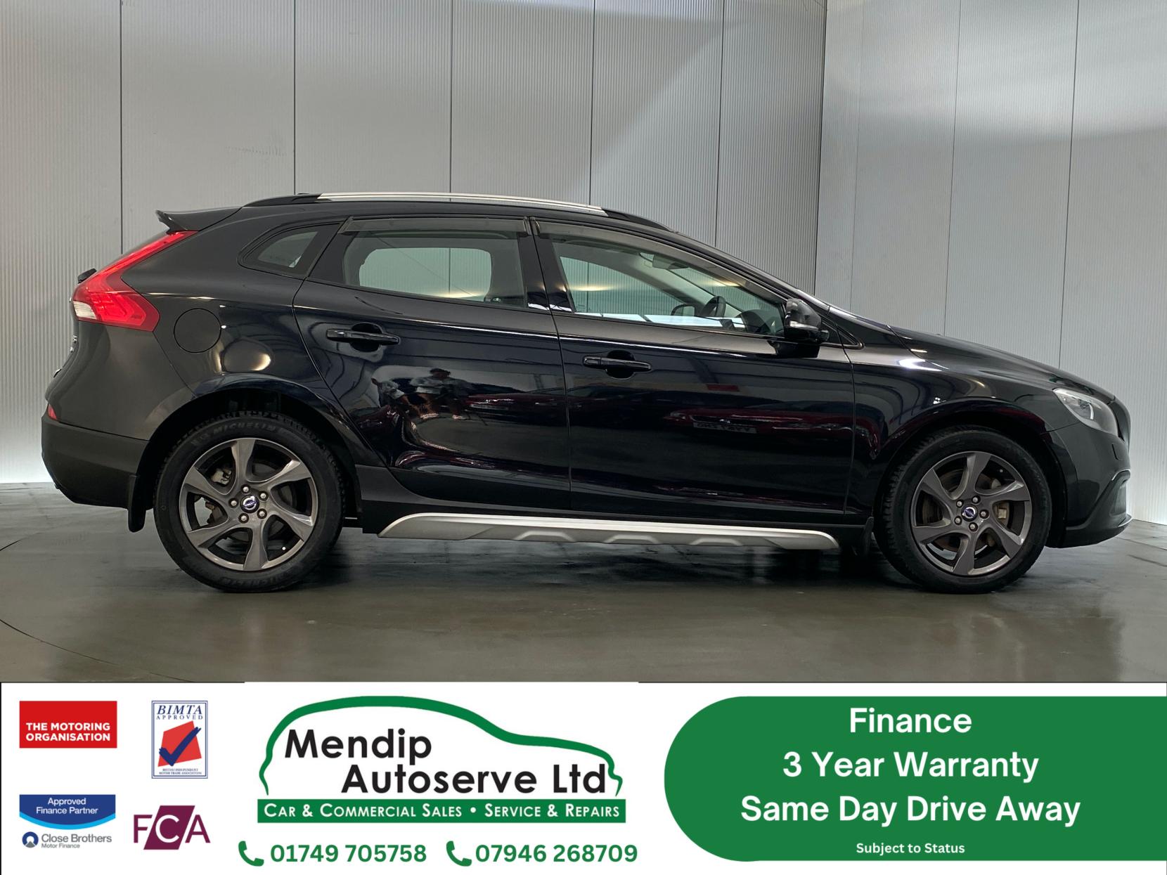 Volvo V40 Cross Country 2.0 T5 Lux Nav Hatchback 5dr Petrol Geartronic AWD Euro 6 (s/s) (245 ps)