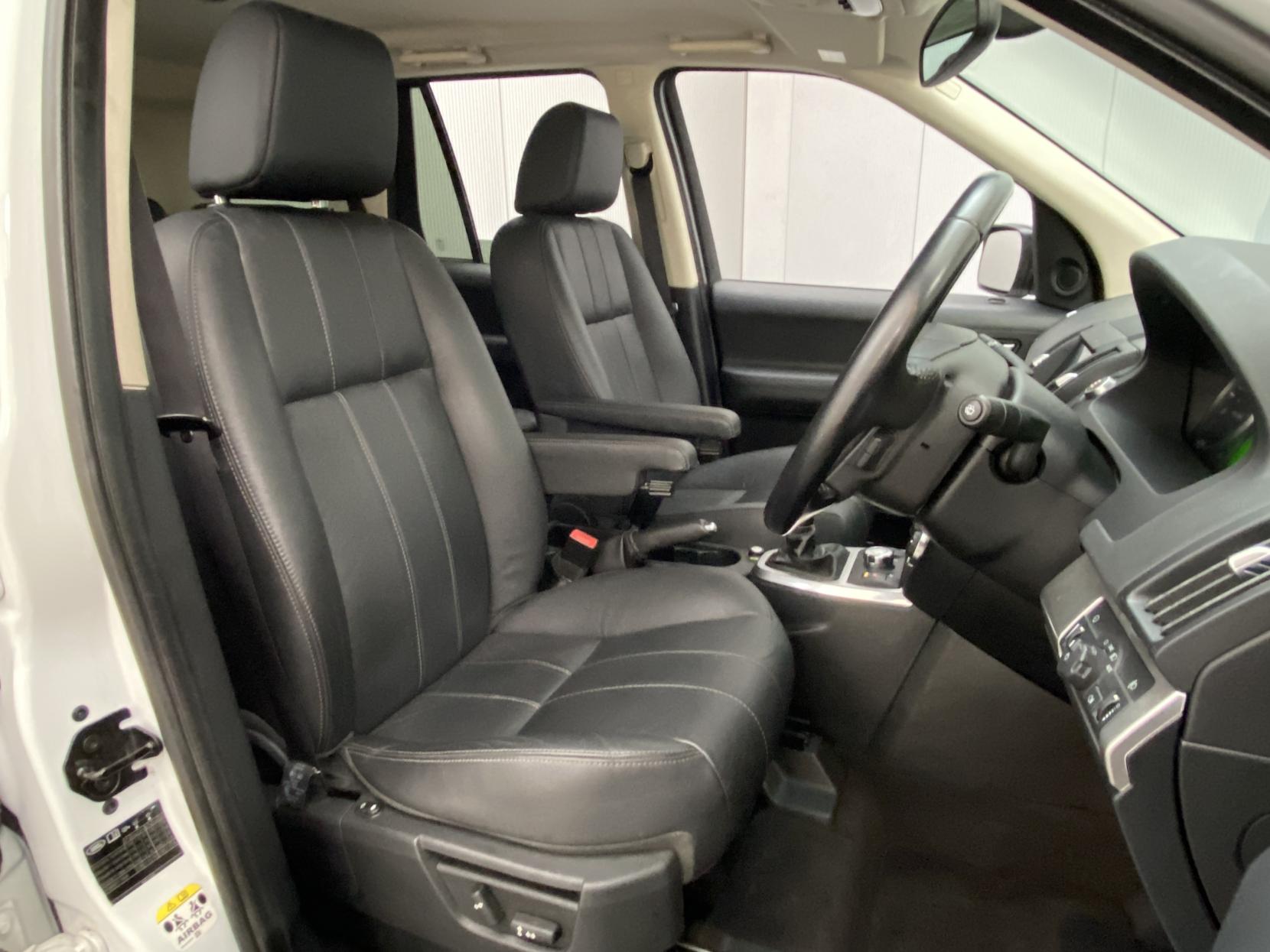 Land Rover Freelander 2 2.2 TD4 XS SUV 5dr Diesel Manual 4WD Euro 5 (s/s) (150 ps)