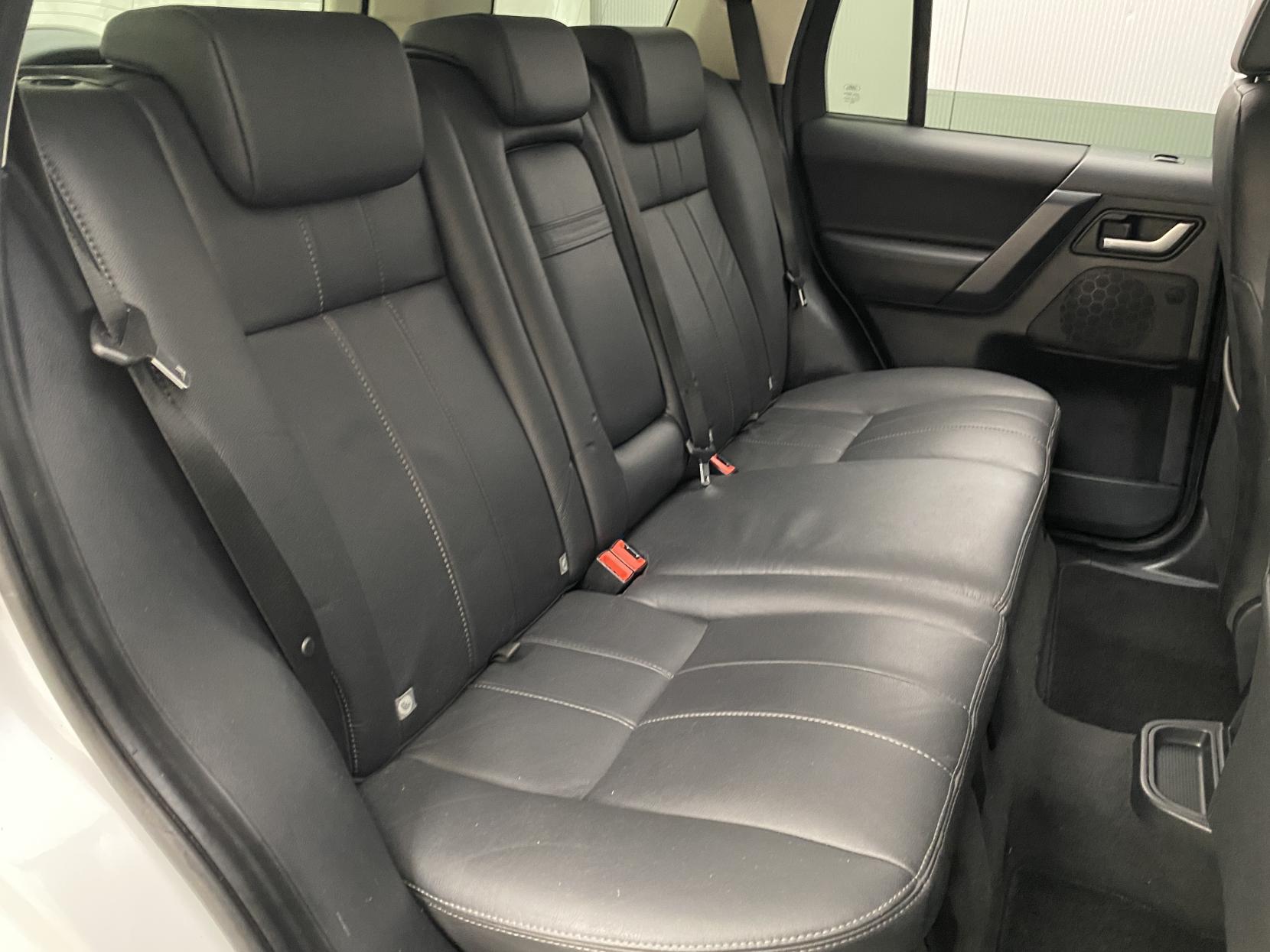 Land Rover Freelander 2 2.2 TD4 XS SUV 5dr Diesel Manual 4WD Euro 5 (s/s) (150 ps)