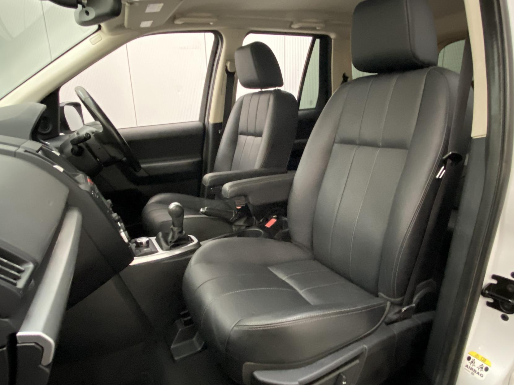 Land Rover Freelander 2 2.2 TD4 XS SUV 5dr Diesel Manual 4WD Euro 5 (s/s) (150 ps)