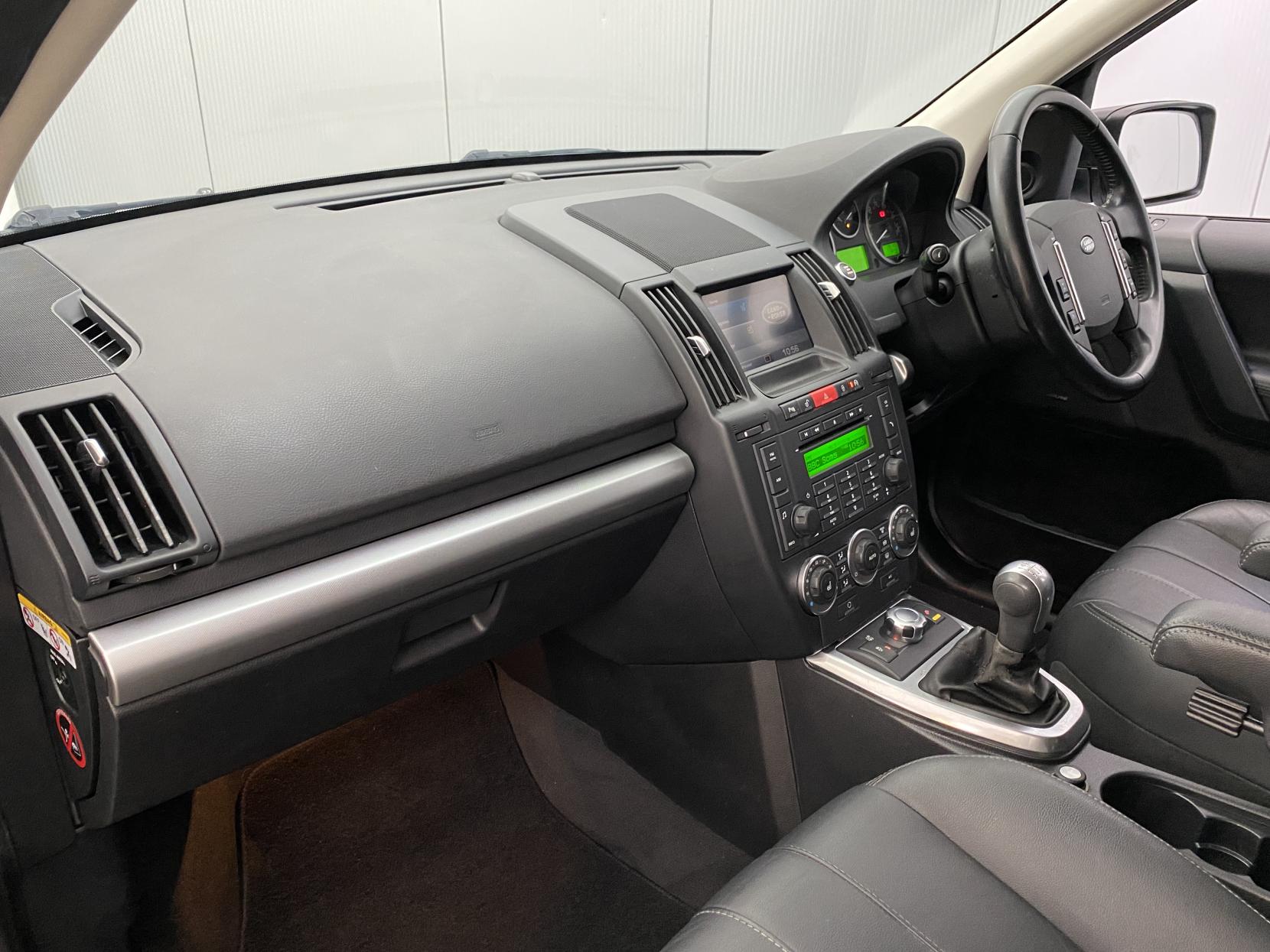 Land Rover Freelander 2 2.2 TD4 XS SUV 5dr Diesel Manual 4WD Euro 5 (s/s) (150 ps)