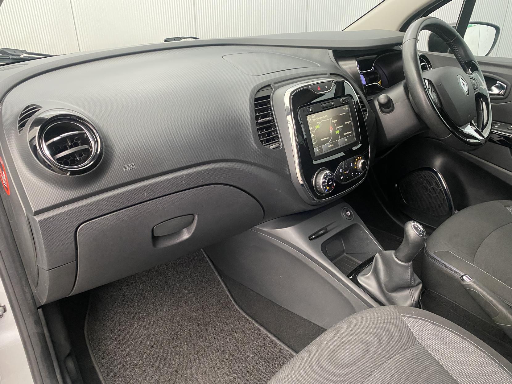 Renault Captur 0.9 TCe ENERGY Dynamique S MediaNav SUV 5dr Petrol Manual Euro 5 (s/s) (90 ps)