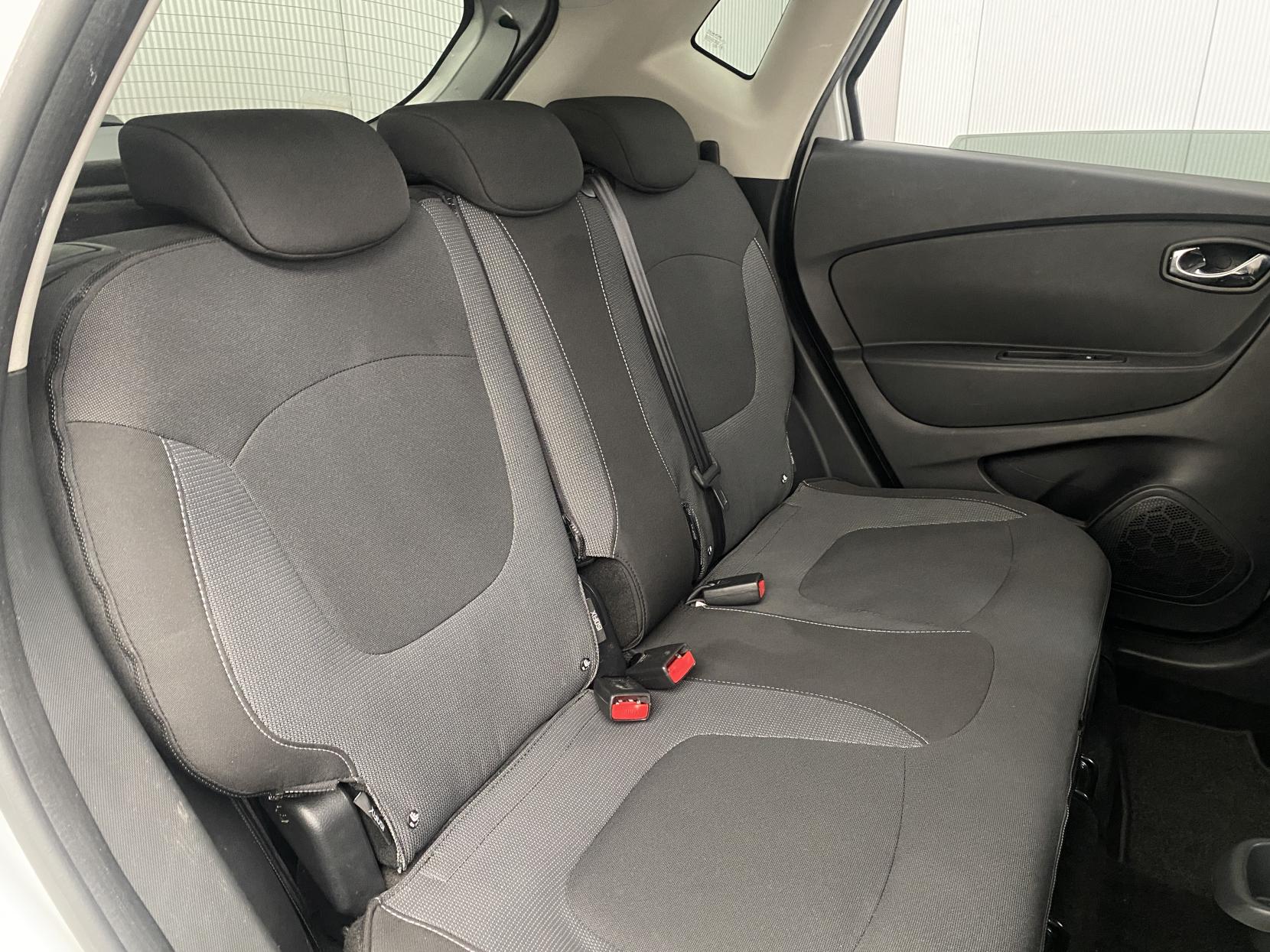 Renault Captur 0.9 TCe ENERGY Dynamique S MediaNav SUV 5dr Petrol Manual Euro 5 (s/s) (90 ps)