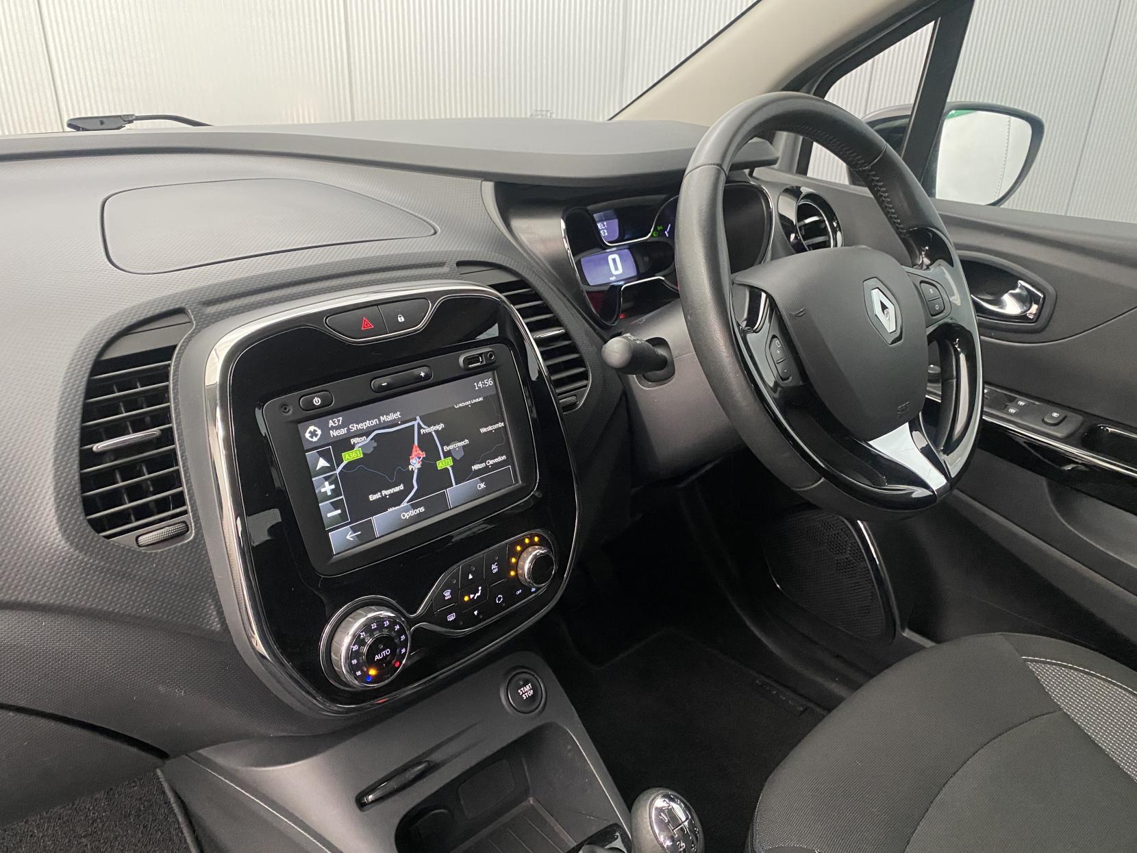 Renault Captur 0.9 TCe ENERGY Dynamique S MediaNav SUV 5dr Petrol Manual Euro 5 (s/s) (90 ps)