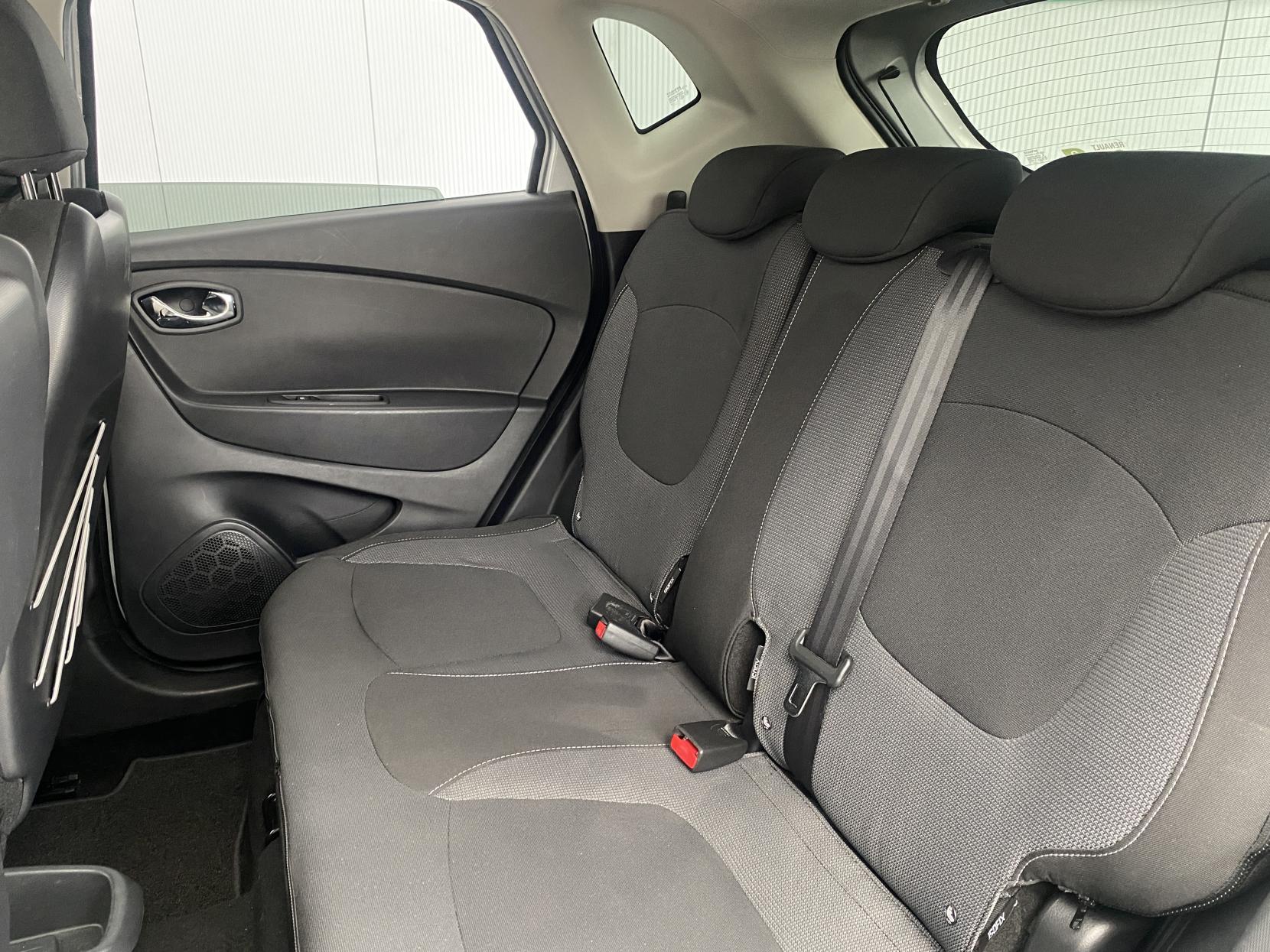 Renault Captur 0.9 TCe ENERGY Dynamique S MediaNav SUV 5dr Petrol Manual Euro 5 (s/s) (90 ps)