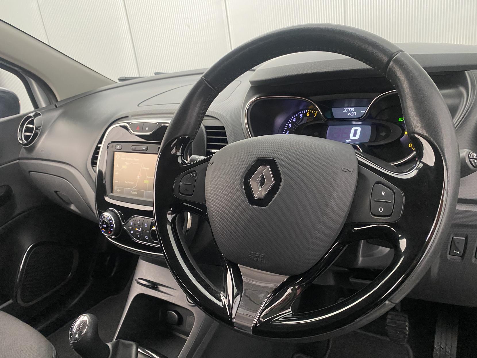 Renault Captur 0.9 TCe ENERGY Dynamique S MediaNav SUV 5dr Petrol Manual Euro 5 (s/s) (90 ps)