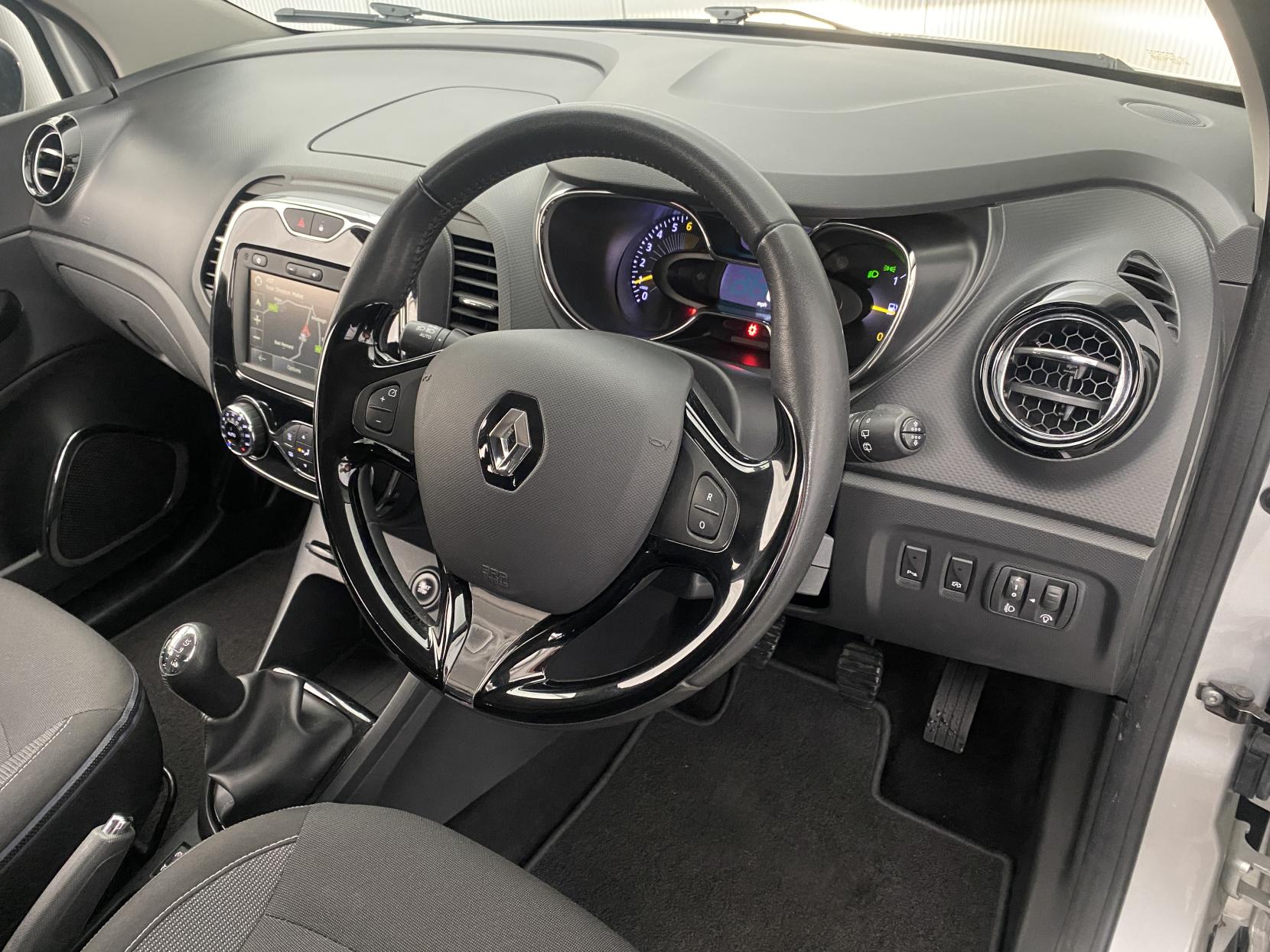 Renault Captur 0.9 TCe ENERGY Dynamique S MediaNav SUV 5dr Petrol Manual Euro 5 (s/s) (90 ps)