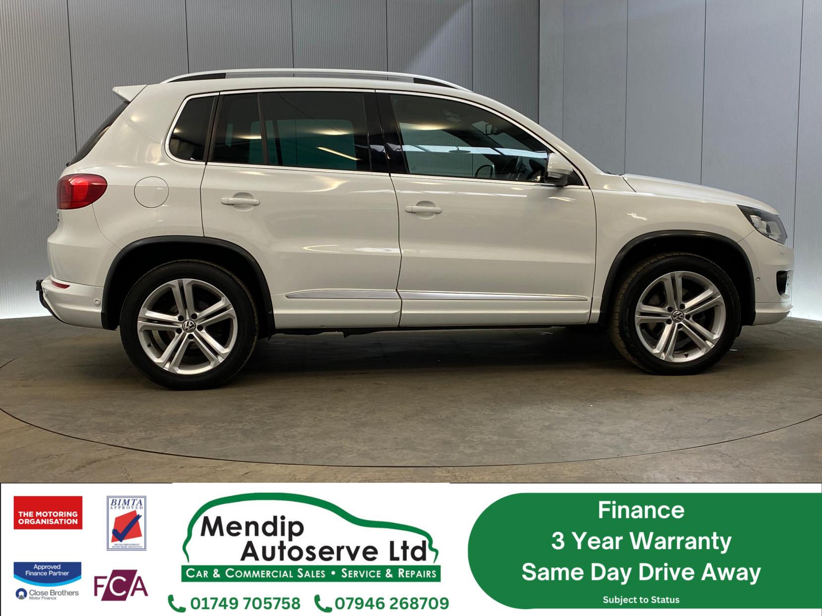 Volkswagen Tiguan 2.0 TDI BlueMotion Tech R-Line SUV 5dr Diesel Manual 4WD Euro 5 (s/s) (Nav) (140 ps)