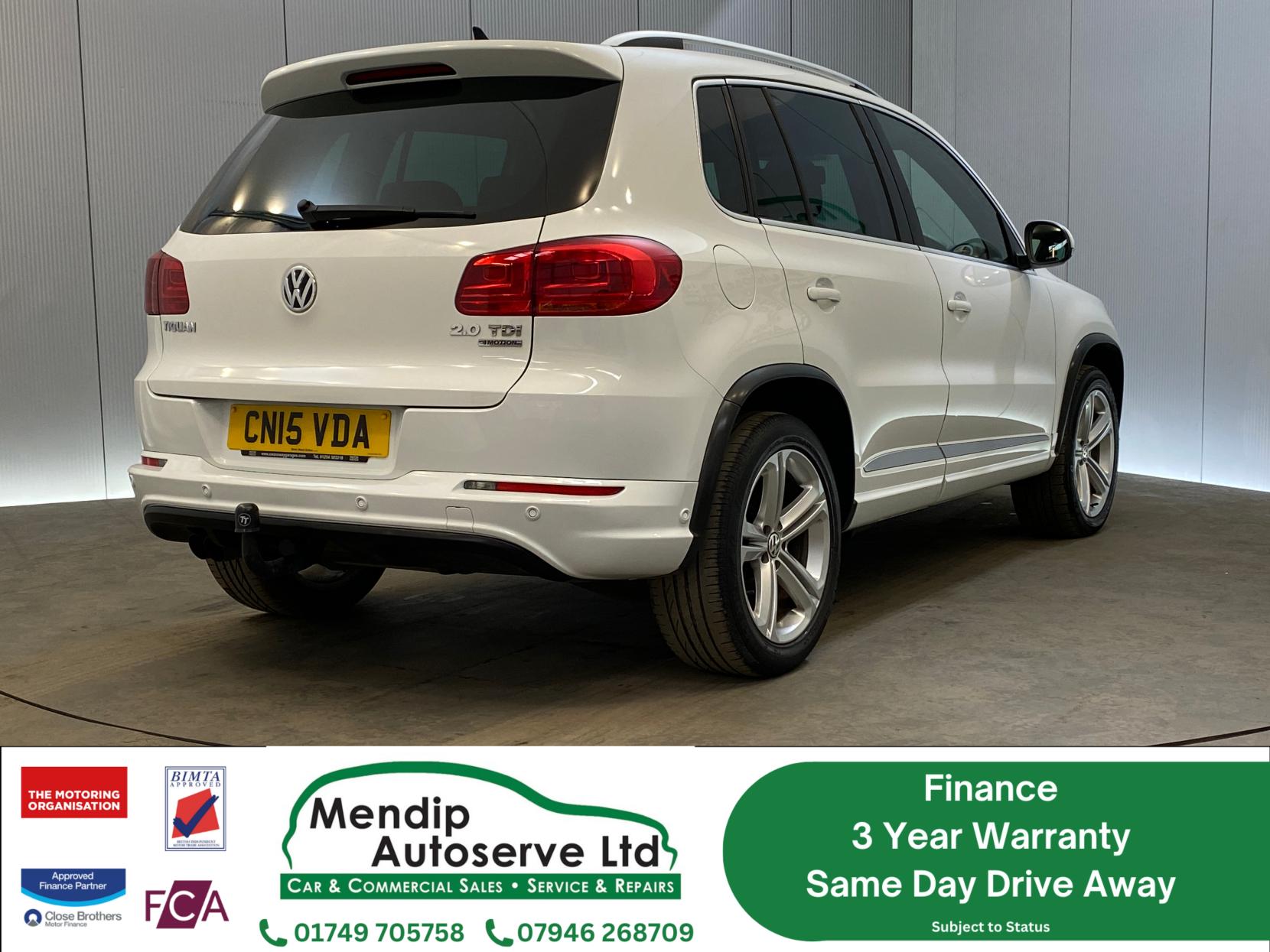 Volkswagen Tiguan 2.0 TDI BlueMotion Tech R-Line SUV 5dr Diesel Manual 4WD Euro 5 (s/s) (Nav) (140 ps)