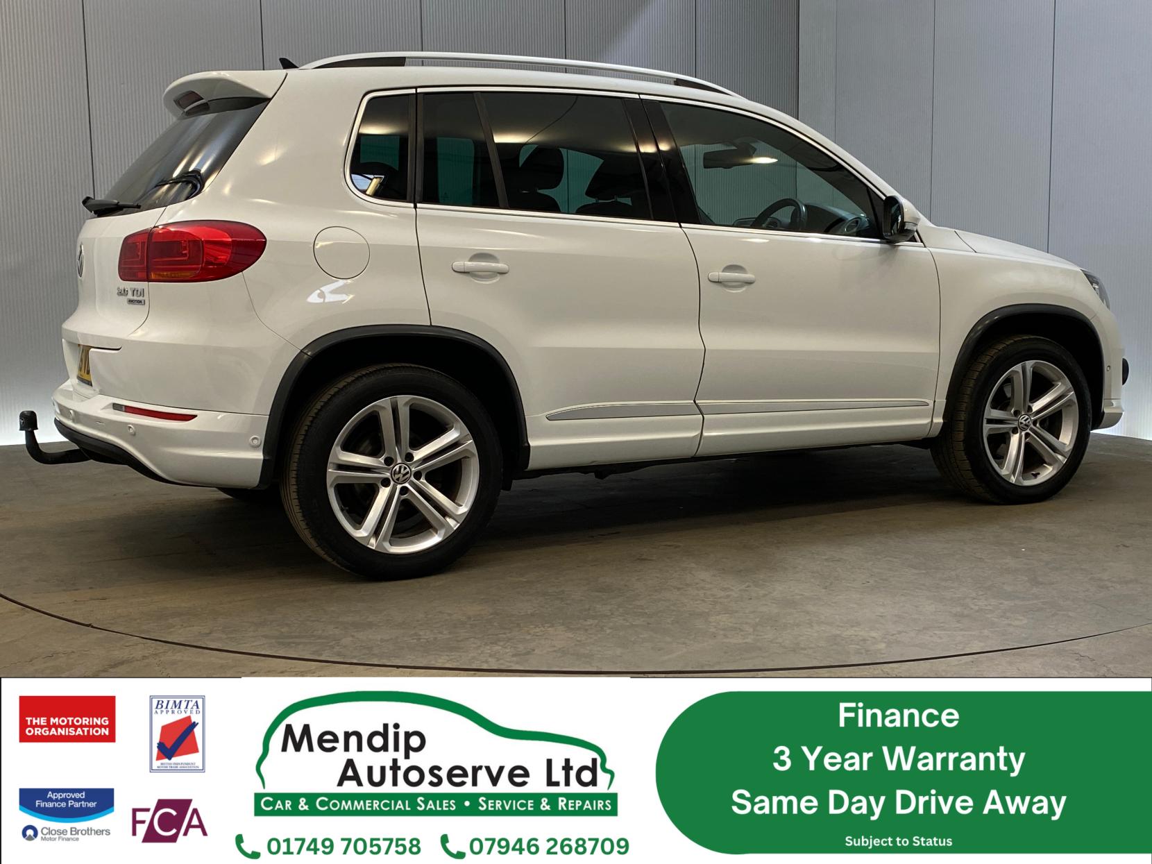 Volkswagen Tiguan 2.0 TDI BlueMotion Tech R-Line SUV 5dr Diesel Manual 4WD Euro 5 (s/s) (Nav) (140 ps)