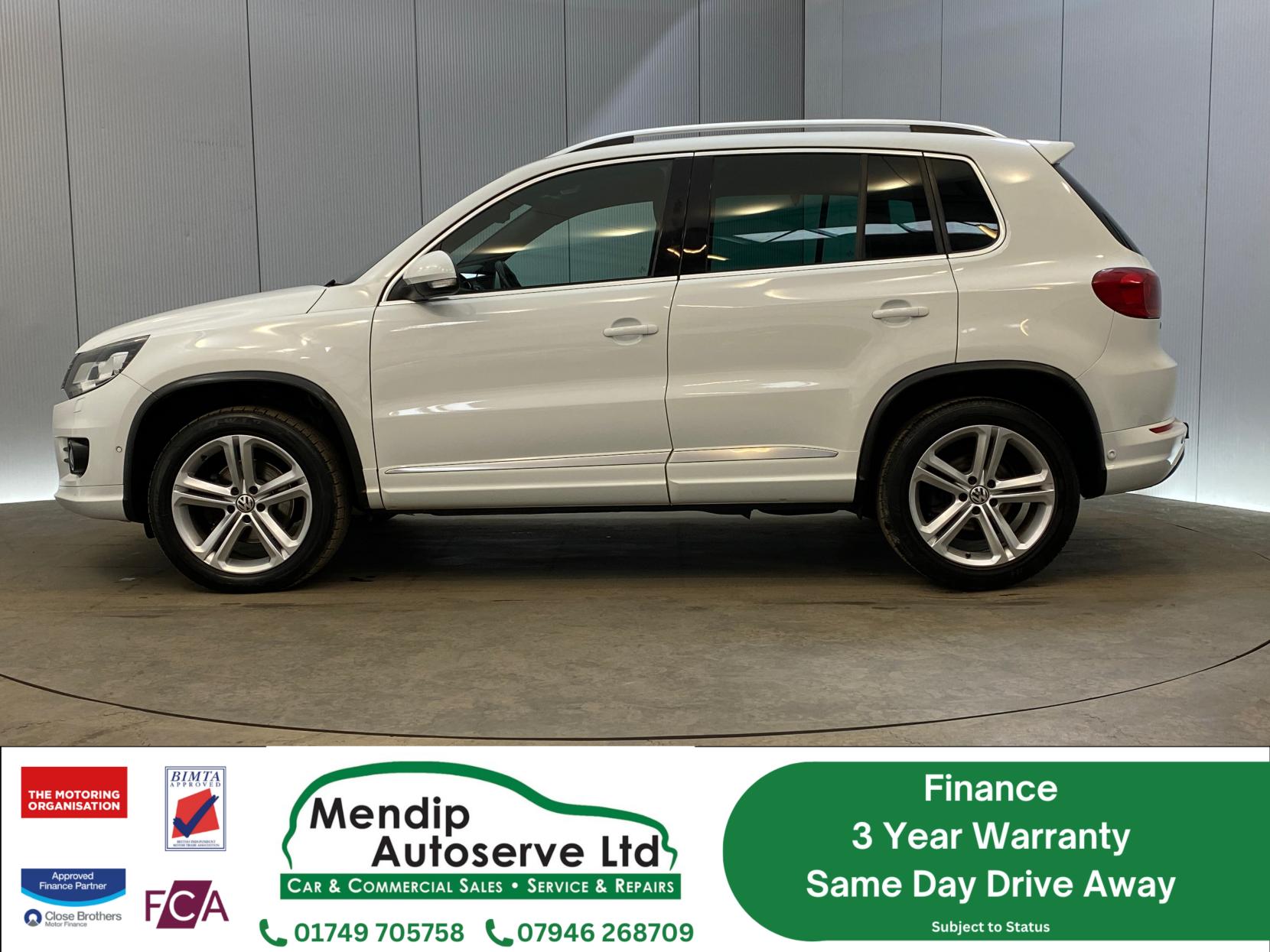 Volkswagen Tiguan 2.0 TDI BlueMotion Tech R-Line SUV 5dr Diesel Manual 4WD Euro 5 (s/s) (Nav) (140 ps)