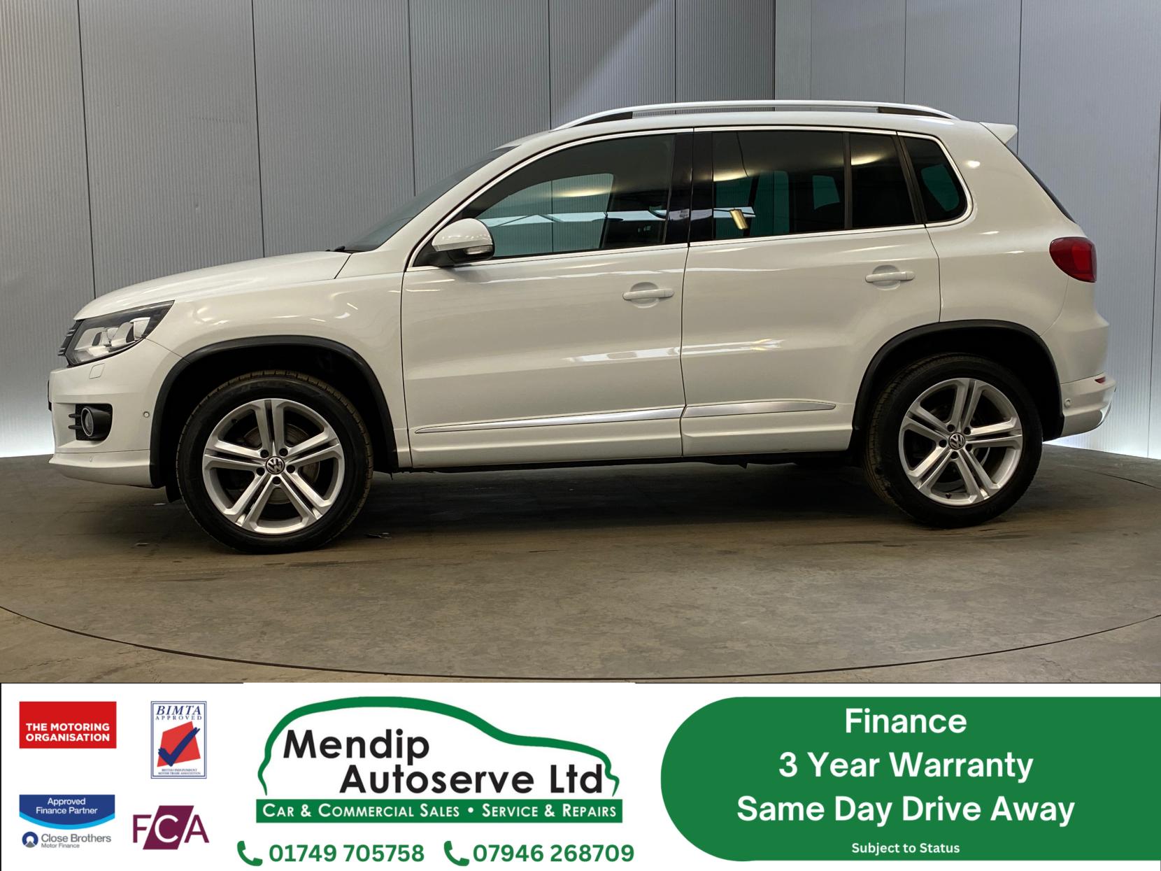 Volkswagen Tiguan 2.0 TDI BlueMotion Tech R-Line SUV 5dr Diesel Manual 4WD Euro 5 (s/s) (Nav) (140 ps)