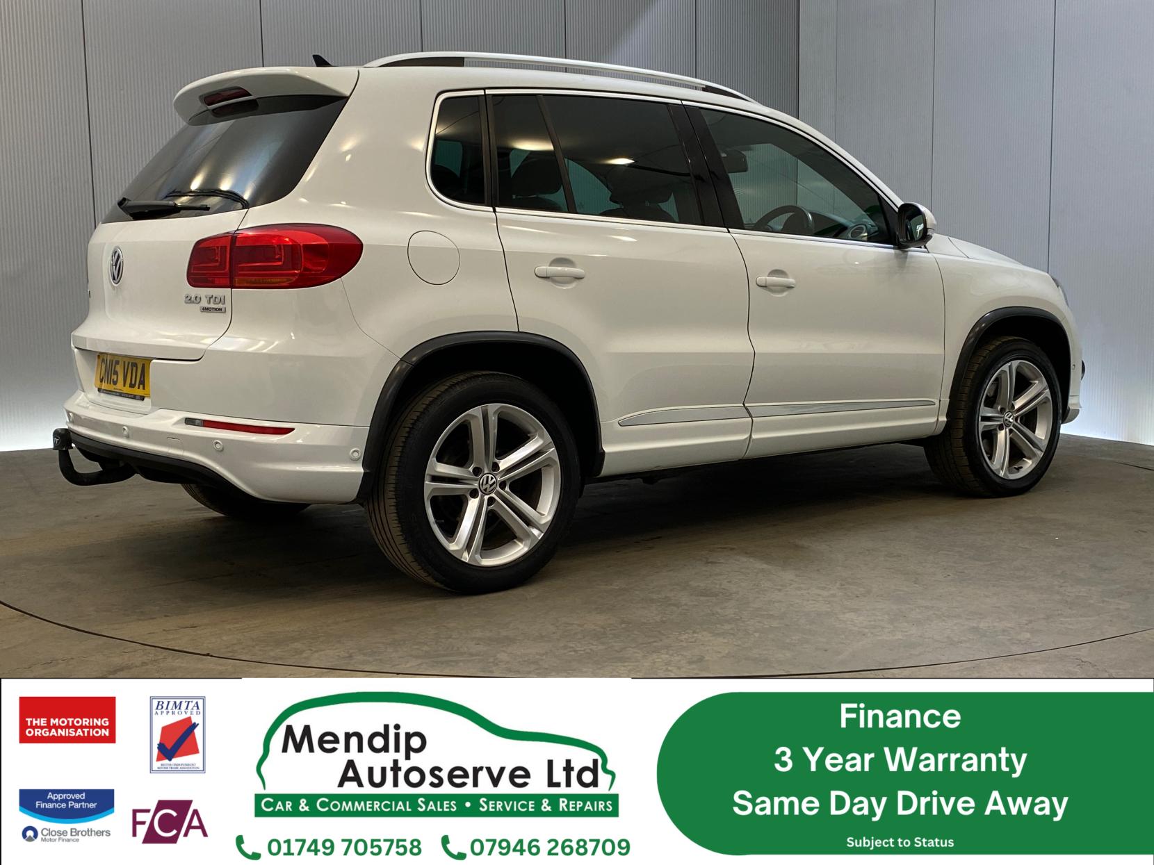 Volkswagen Tiguan 2.0 TDI BlueMotion Tech R-Line SUV 5dr Diesel Manual 4WD Euro 5 (s/s) (Nav) (140 ps)