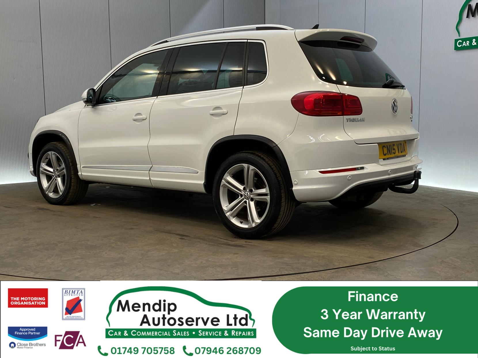 Volkswagen Tiguan 2.0 TDI BlueMotion Tech R-Line SUV 5dr Diesel Manual 4WD Euro 5 (s/s) (Nav) (140 ps)