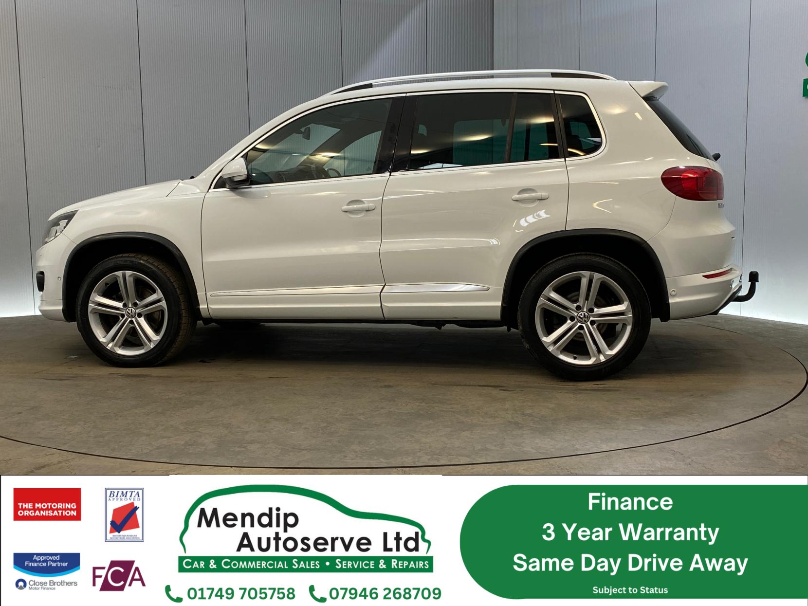 Volkswagen Tiguan 2.0 TDI BlueMotion Tech R-Line SUV 5dr Diesel Manual 4WD Euro 5 (s/s) (Nav) (140 ps)