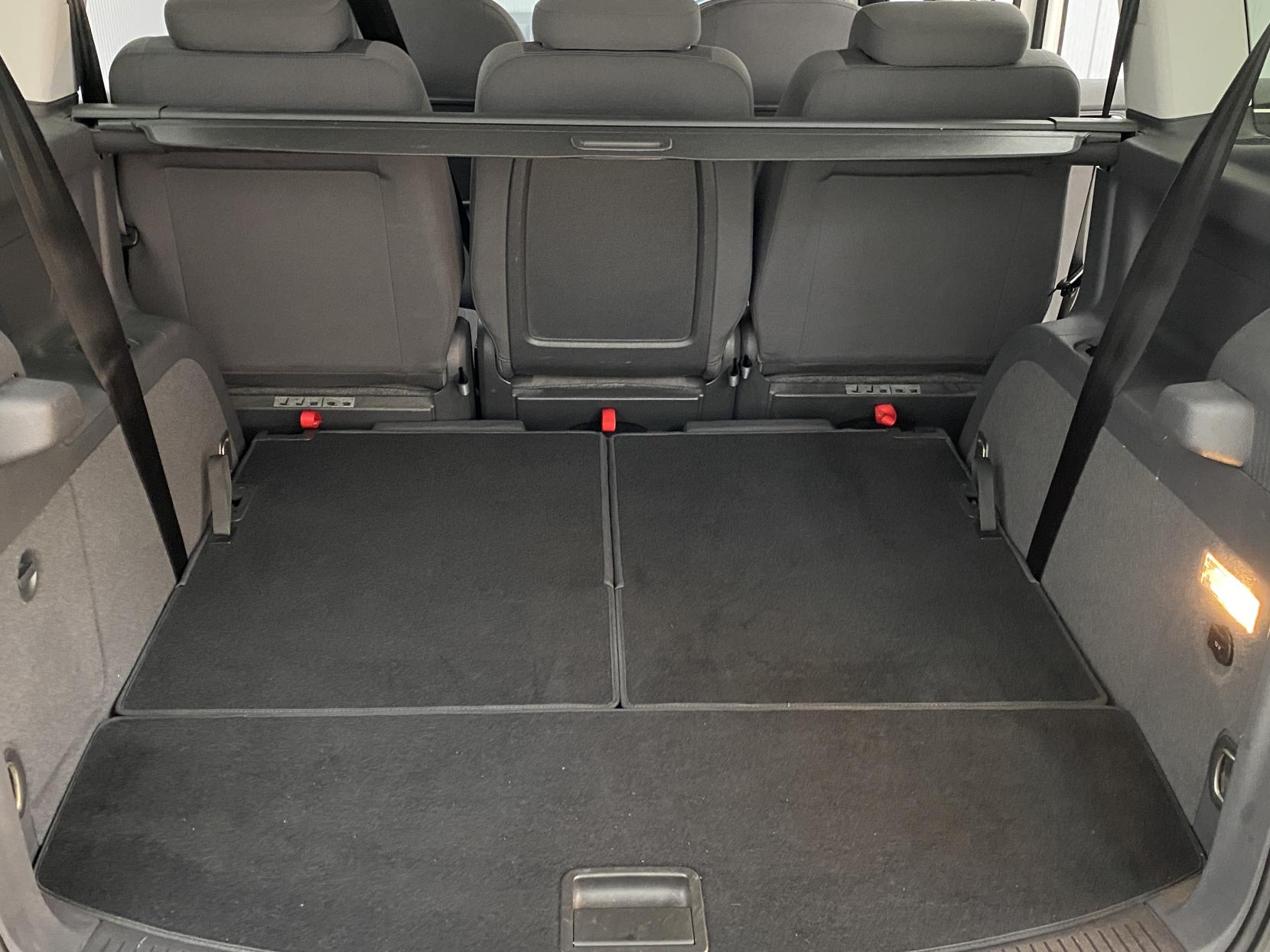 Volkswagen Touran 1.4 TSI SE MPV 5dr Petrol DSG Euro 5 (140 ps)