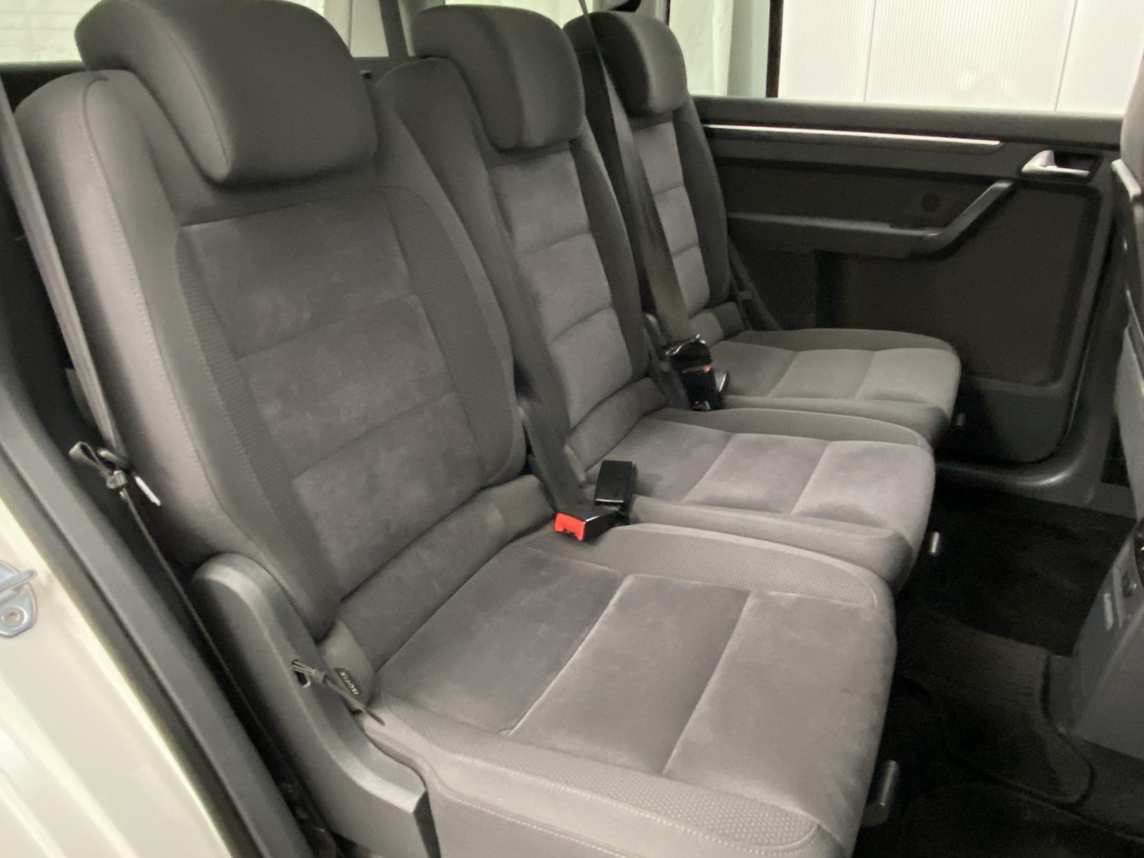 Volkswagen Touran 1.4 TSI SE MPV 5dr Petrol DSG Euro 5 (140 ps)