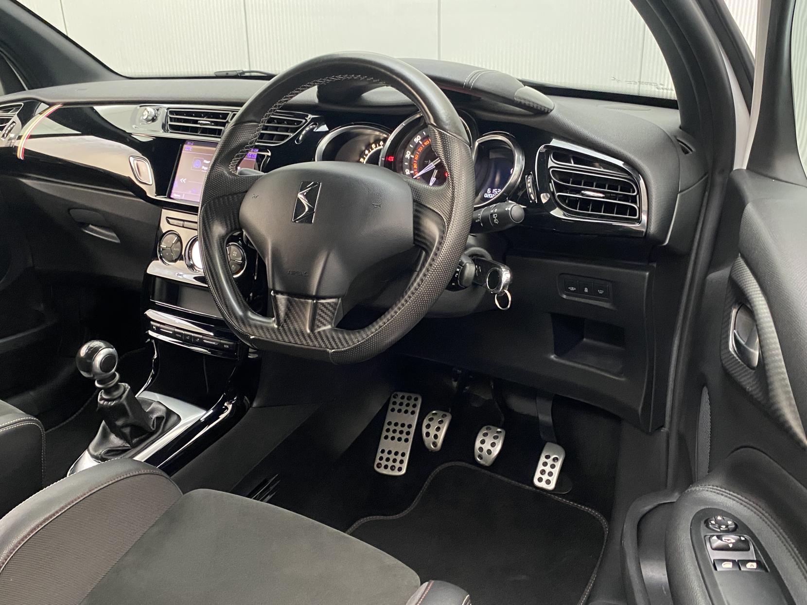 DS AUTOMOBILES DS 3 1.6 THP Performance Hatchback 3dr Petrol Manual Euro 6 (s/s) (210 ps)