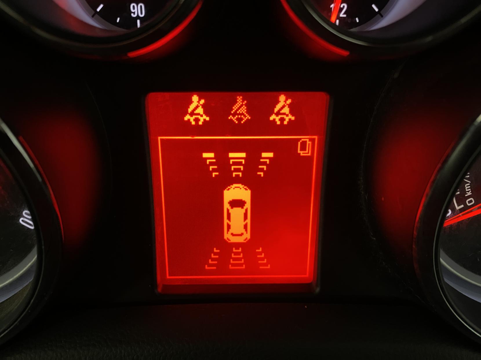 Vauxhall Mokka 1.6 CDTi ecoFLEX Tech Line SUV 5dr Diesel Manual 2WD Euro 6 (s/s) (136 ps)