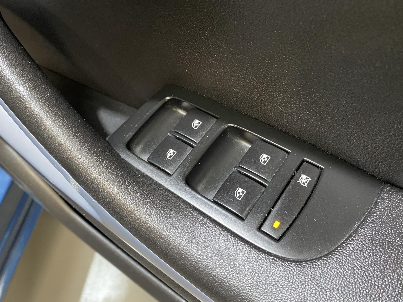 Vauxhall Zafira Tourer 1.6 CDTi ecoFLEX SRi Nav MPV 5dr Diesel Manual Euro 6 (s/s) (134 ps)